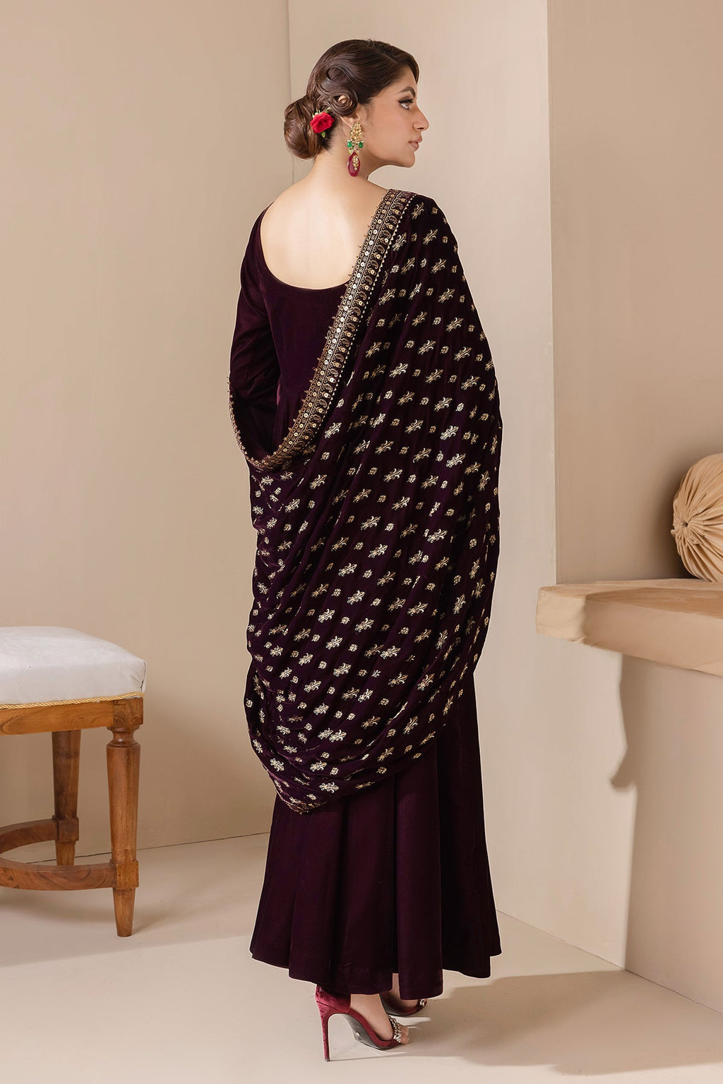 Baroque - Embroidered Velvet Shawl Vs-42