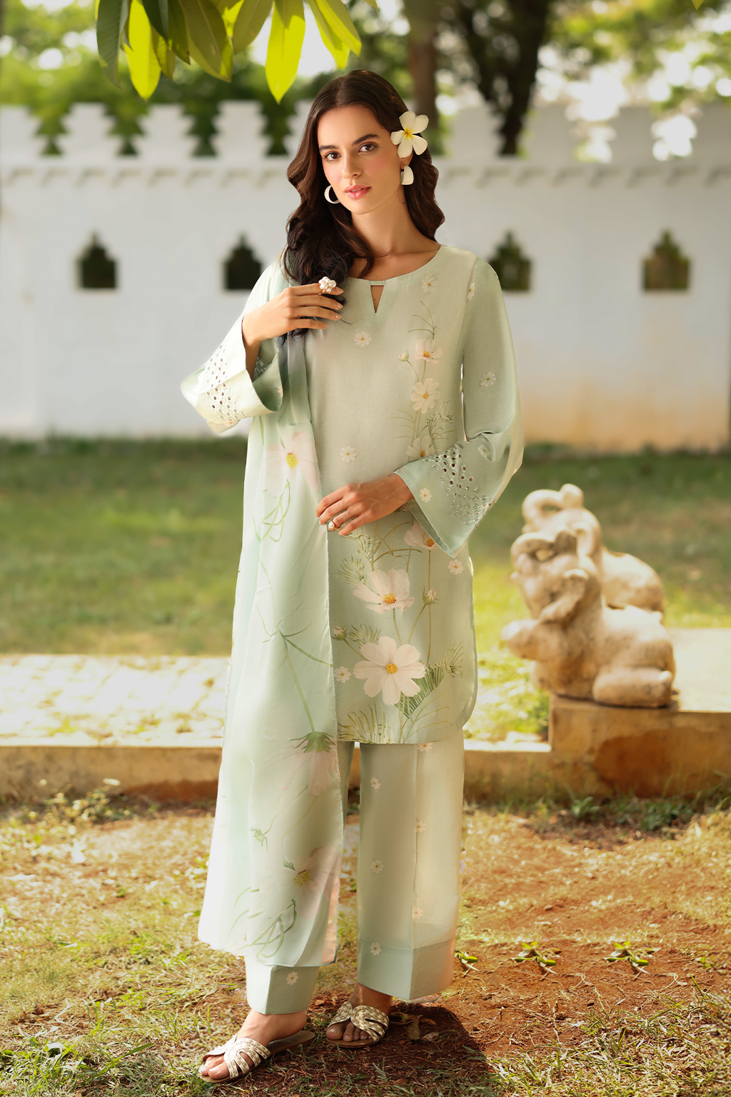 Iznik - Ue-530 Exclusive Lawn