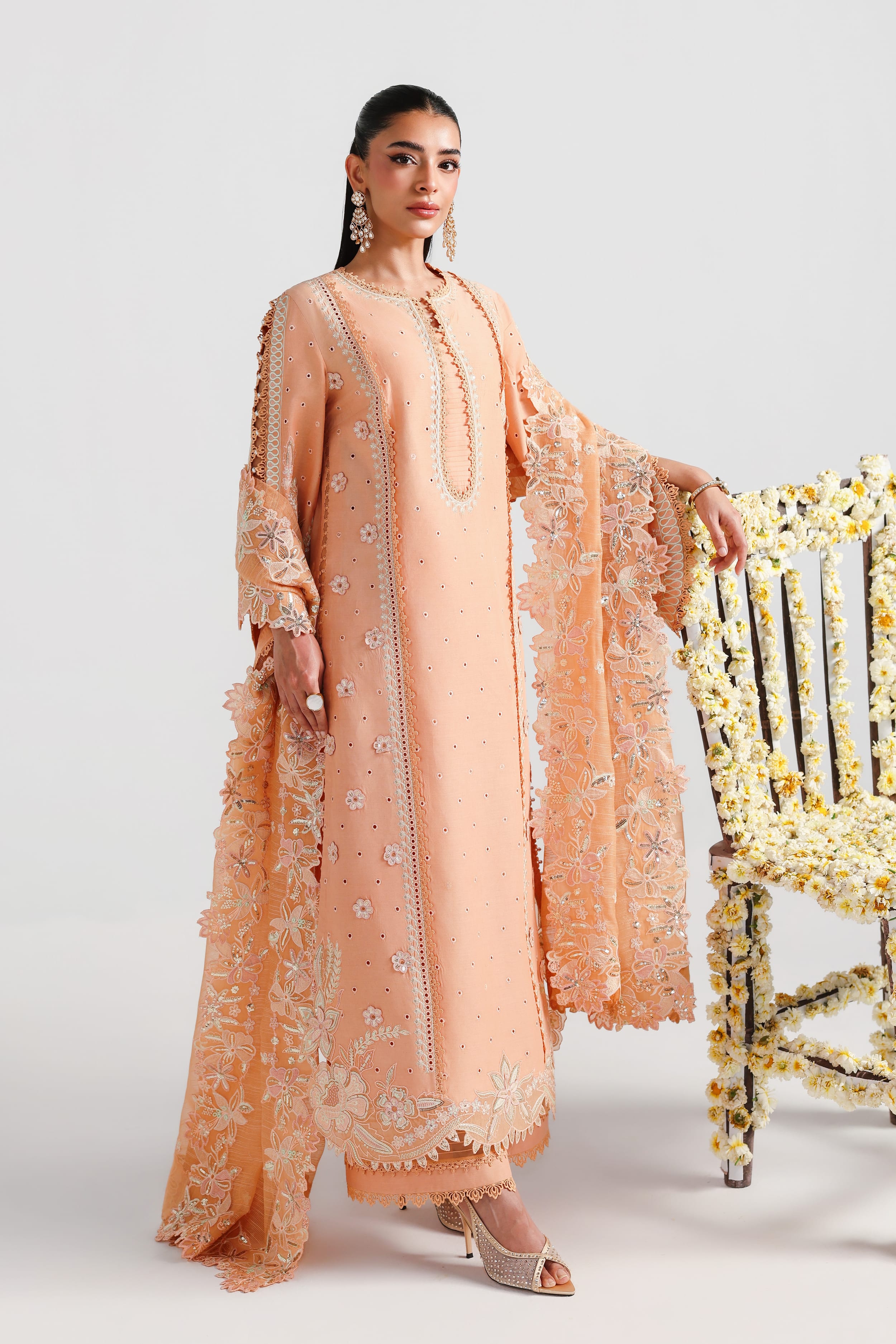 Akbar Aslam - Ravina