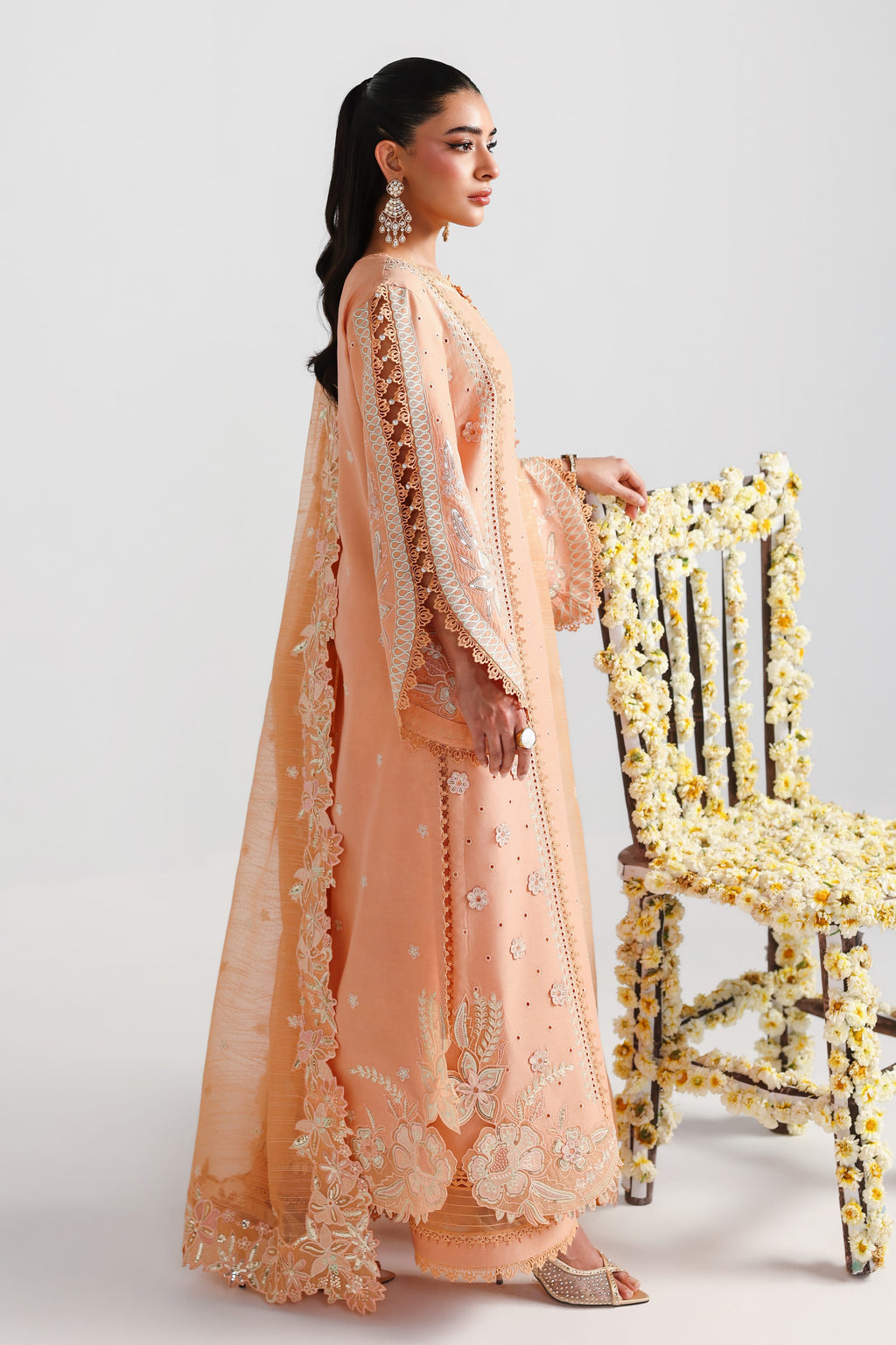Akbar Aslam - Ravina