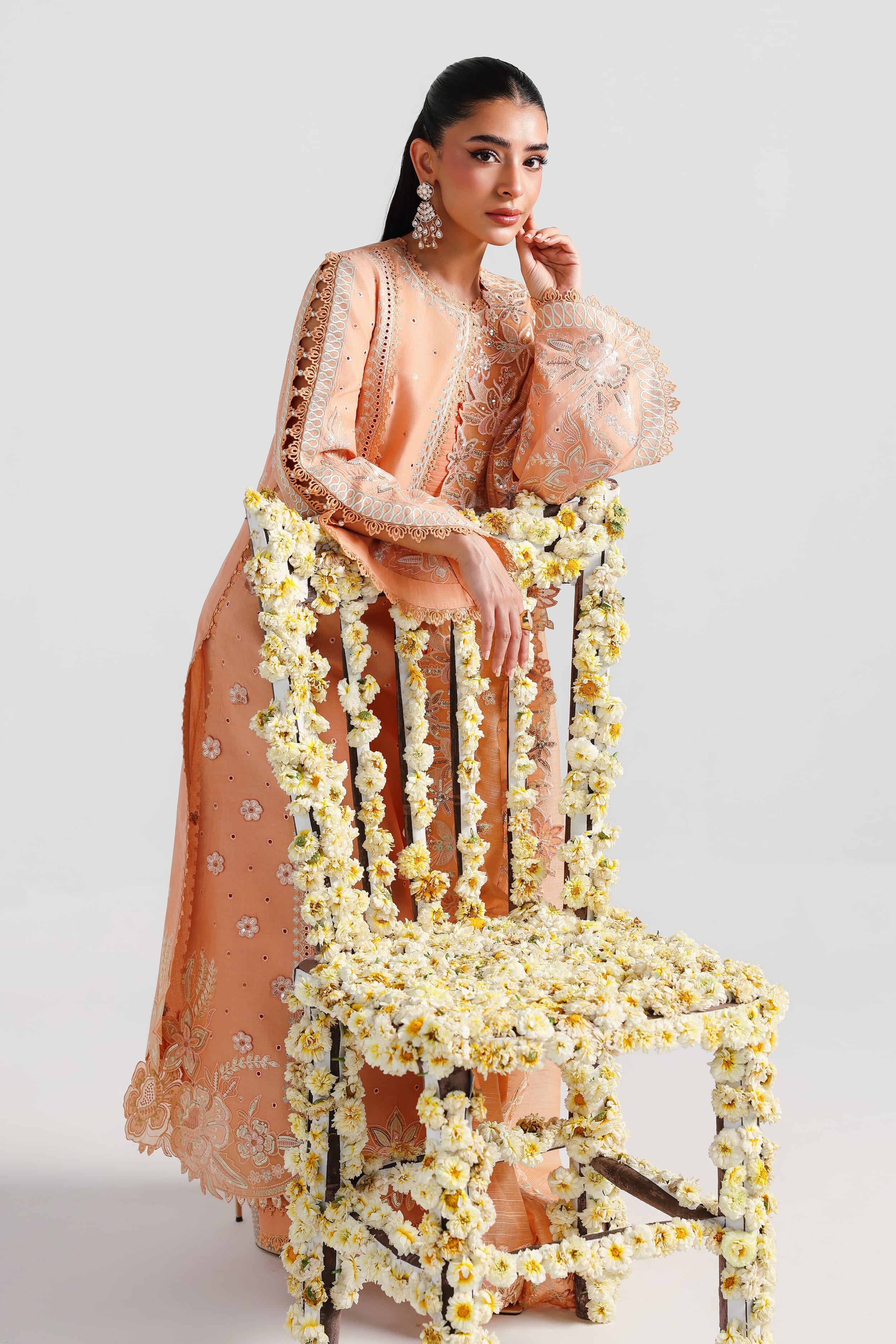 Akbar Aslam - Ravina