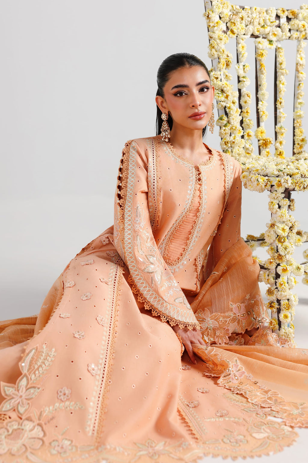 Akbar Aslam - Ravina