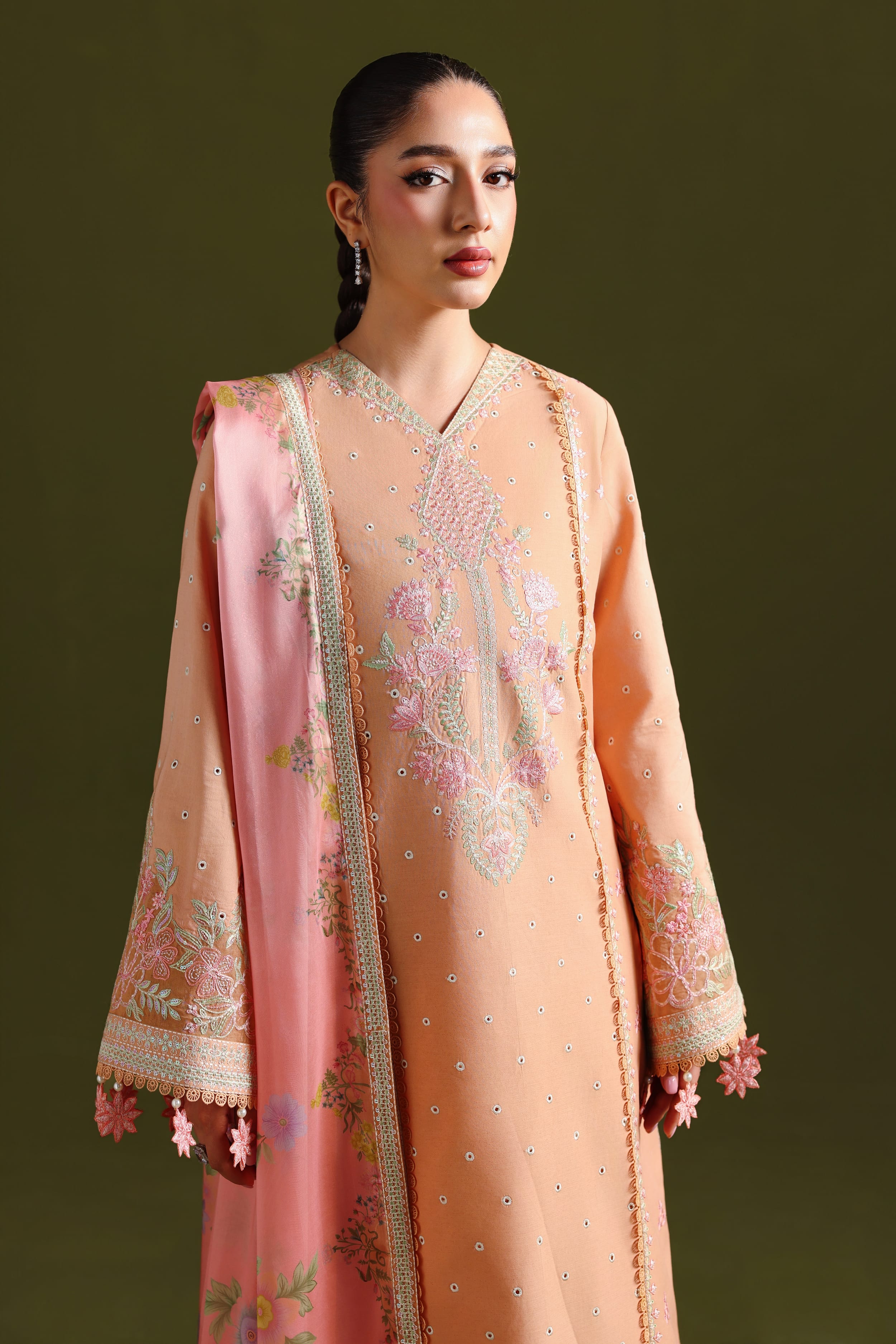 Akbar Aslam - Aaralyn