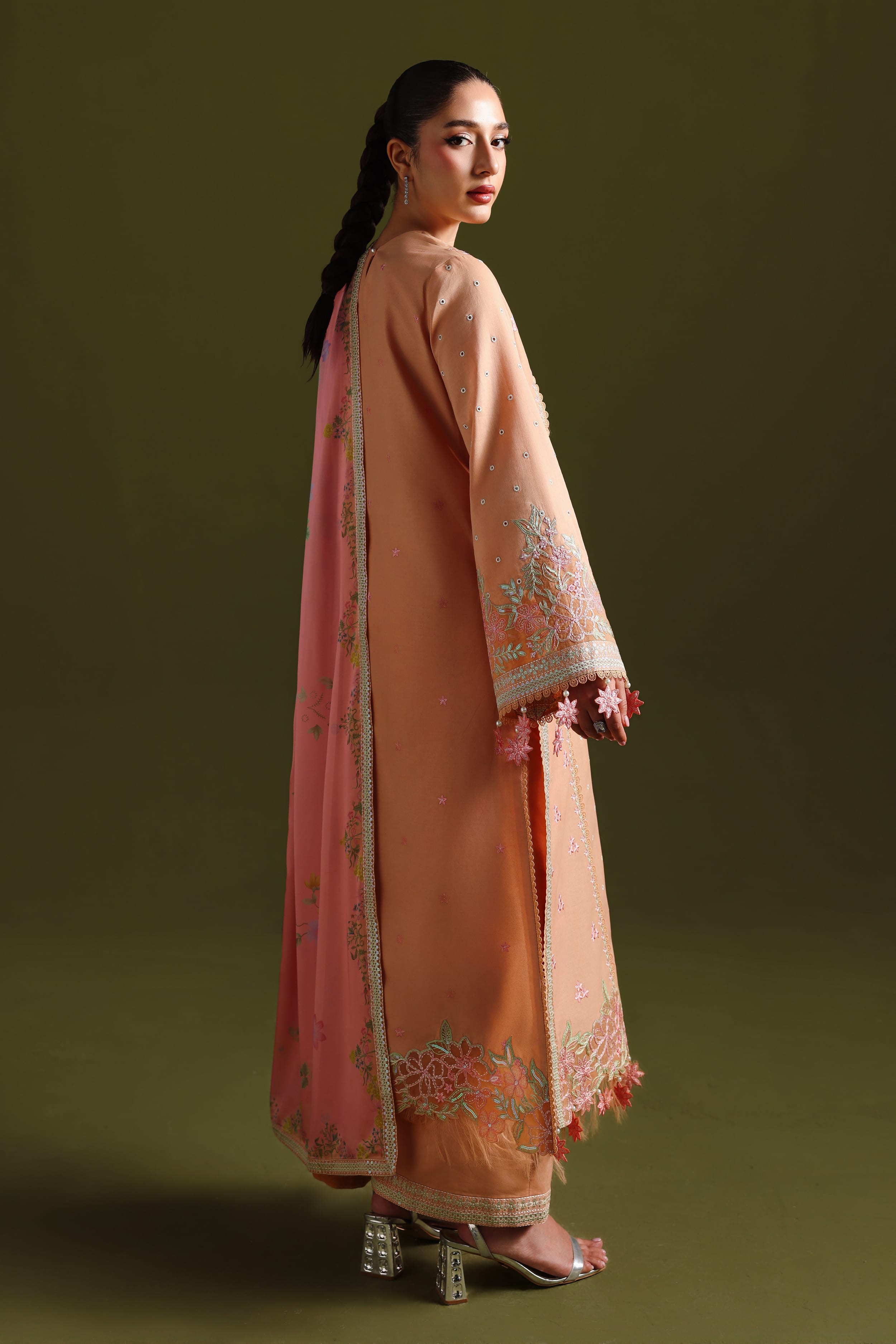 Akbar Aslam - Aaralyn