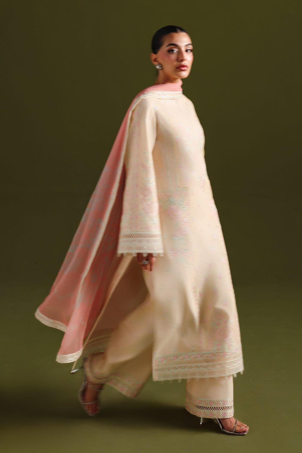 Akbar Aslam - Esmira