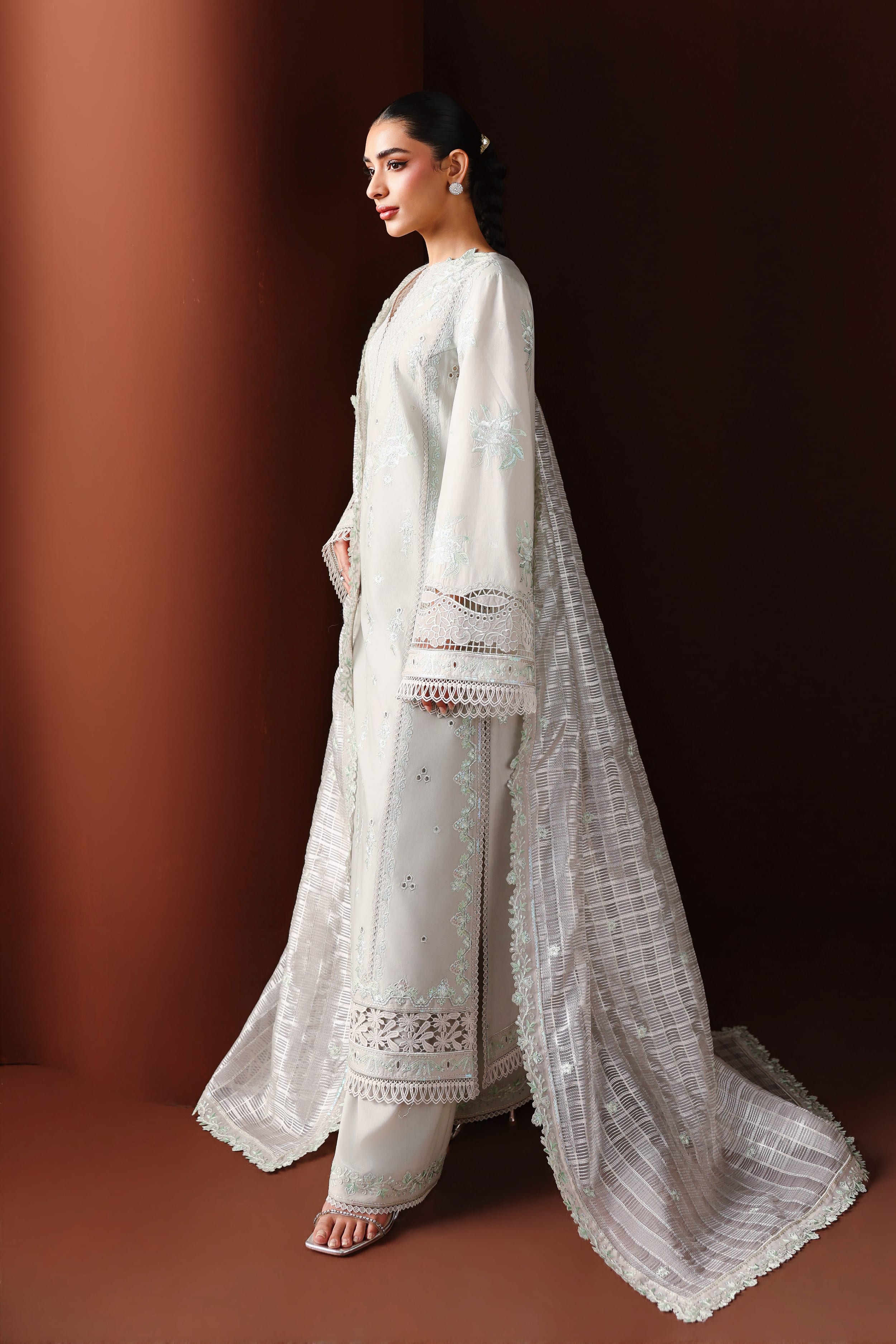 Akbar Aslam - Rumana