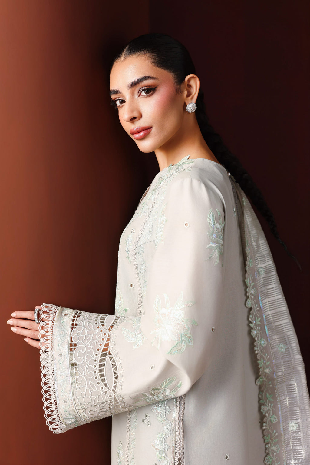 Akbar Aslam - Rumana