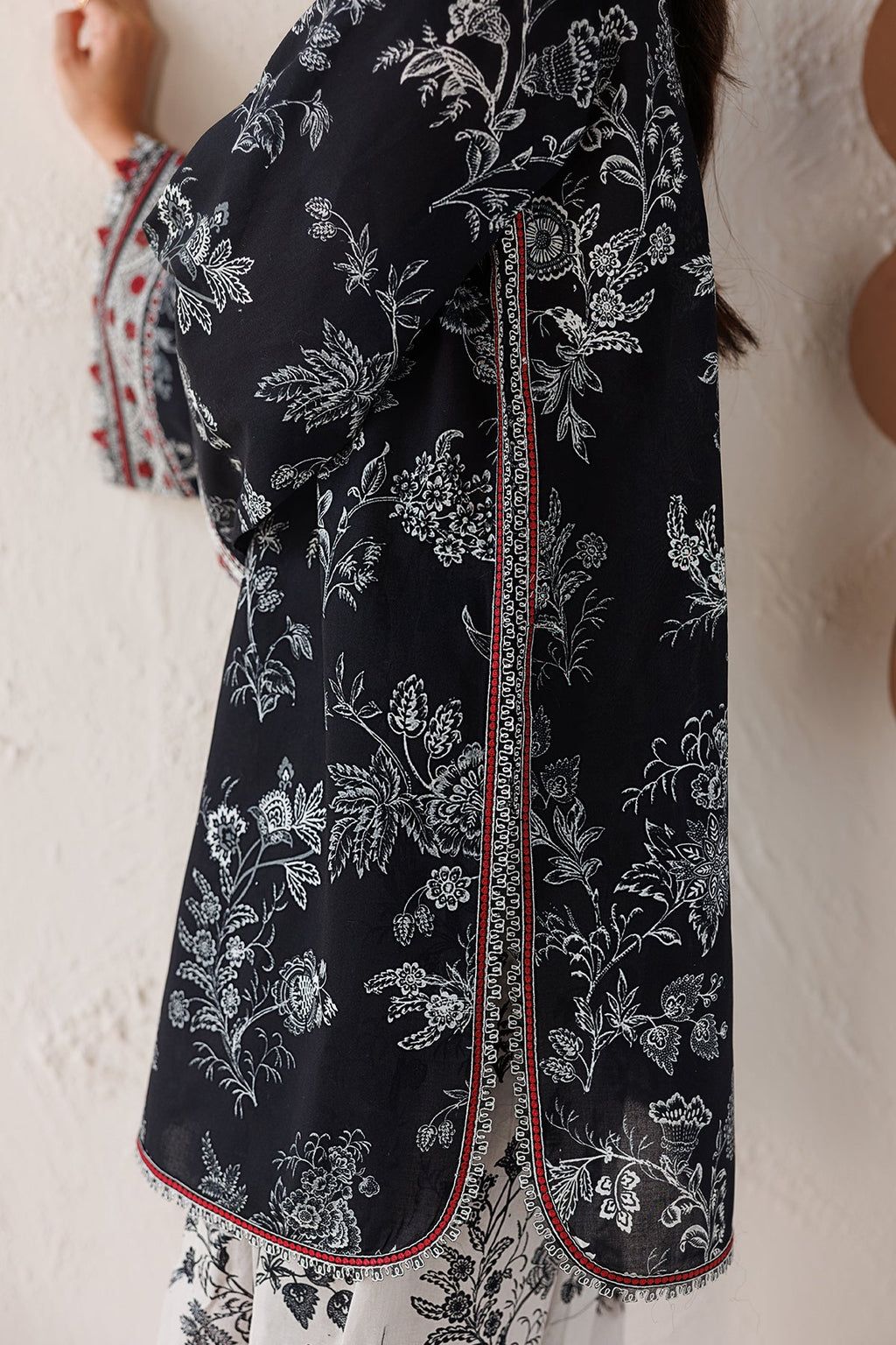 Baroque - Embroidered Lawn UF-4514