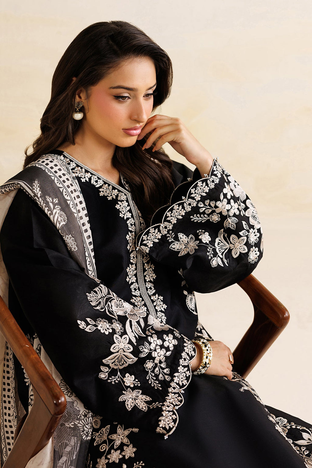 Baroque - Embroidered Lawn UF-4471