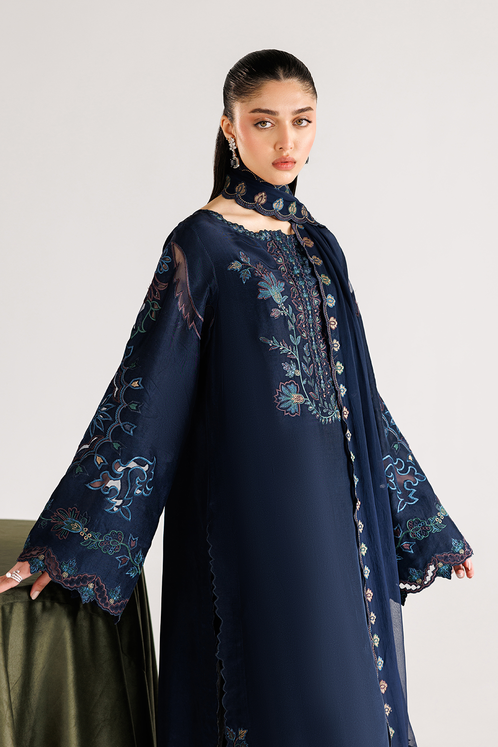 Iznik - Ue-654 Ramen Silk