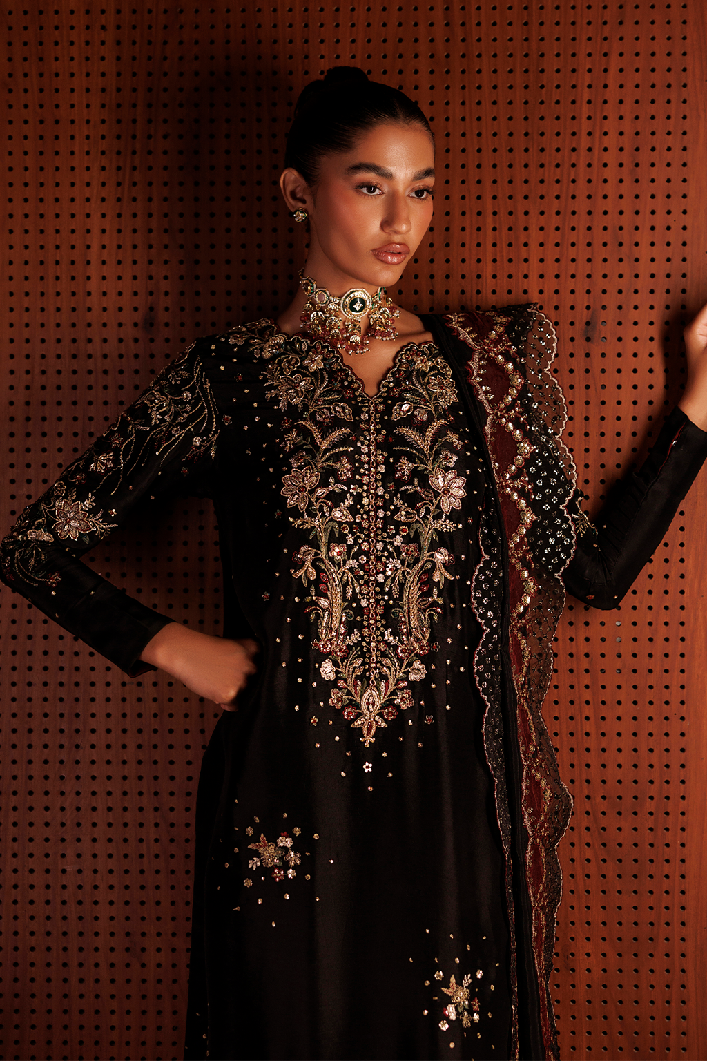 Iznik - Ue-716 Embroidered Ramen Silk