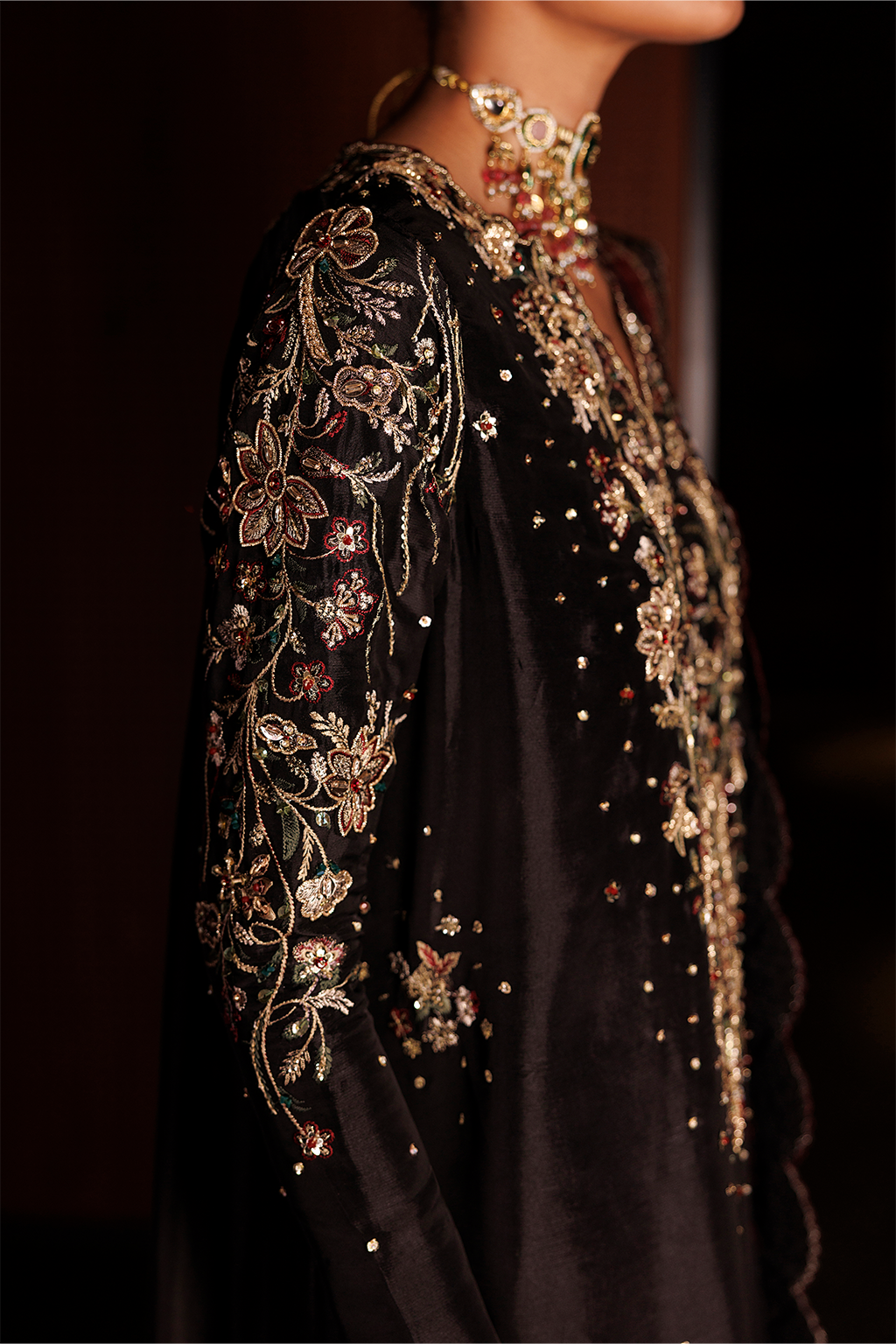 Iznik - Ue-716 Embroidered Ramen Silk