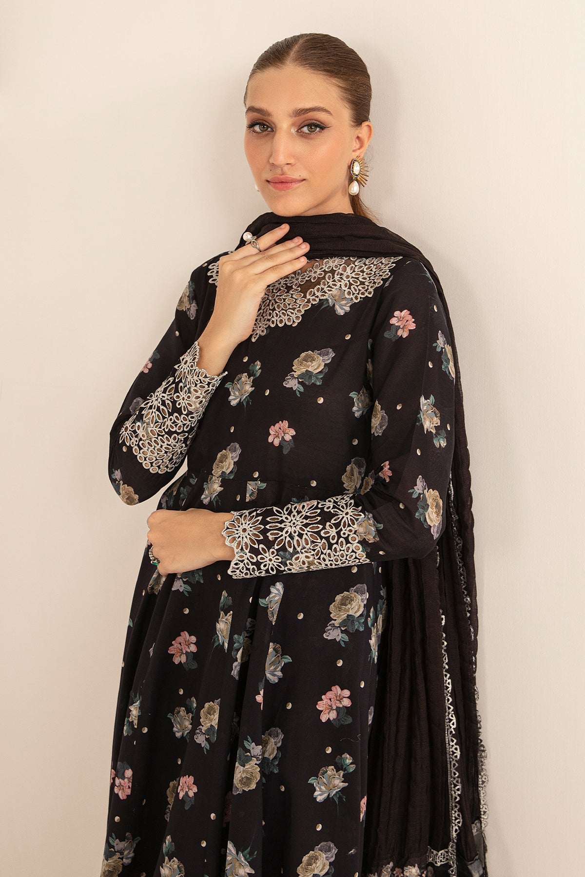 Baroque - Embroidered Lawn UF-406