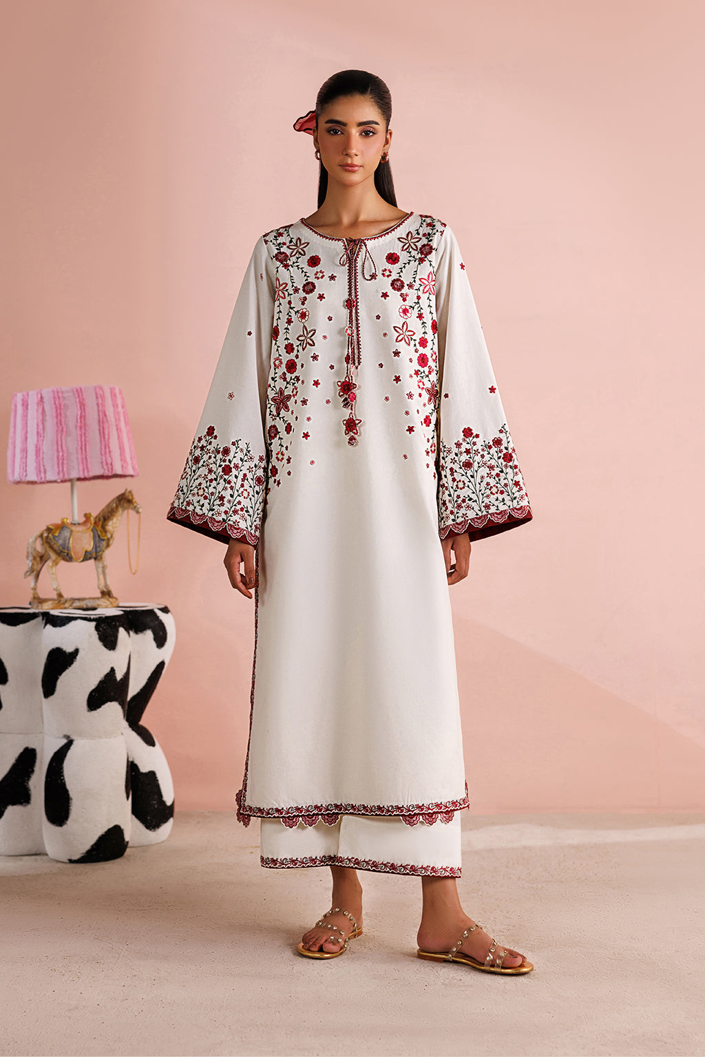 Iznik - Ip-355 Embroidered Lawn