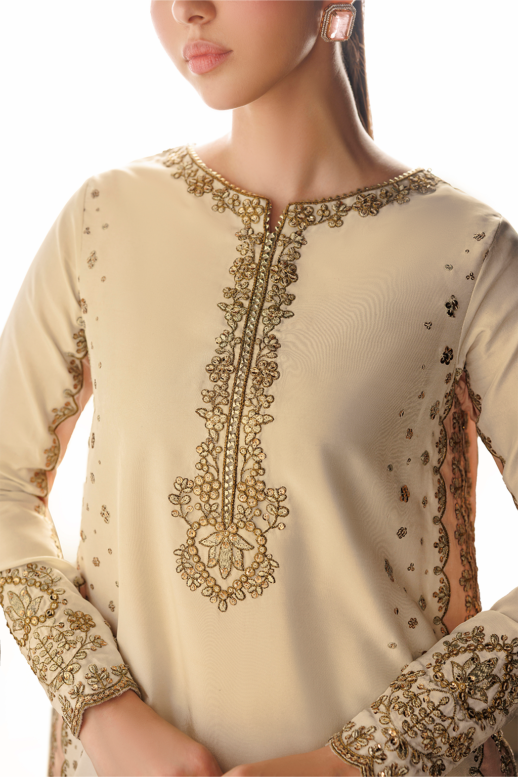 Iznik - Ue-735 Embroidered Ramen Silk