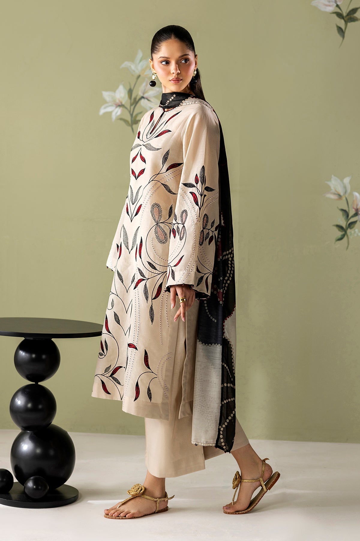 Baroque - Embroidered Lawn UF-4418