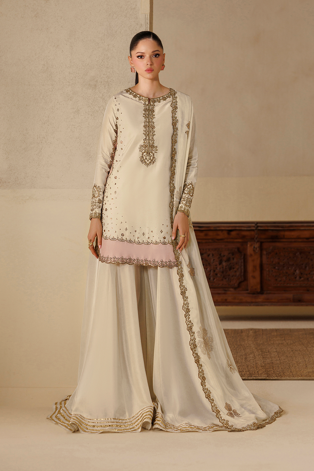 Iznik - Ue-735 Embroidered Ramen Silk