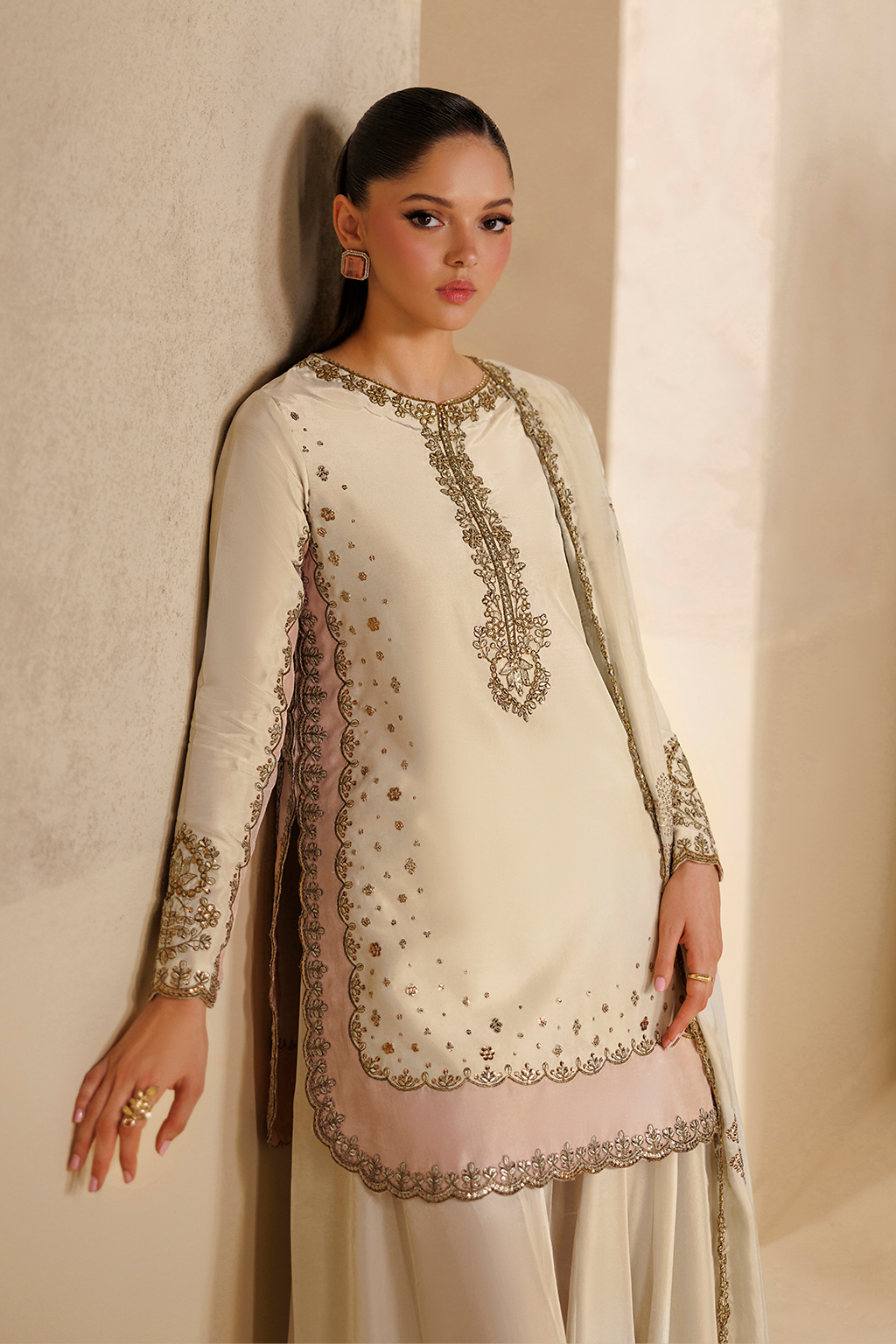 Iznik - Ue-735 Embroidered Ramen Silk