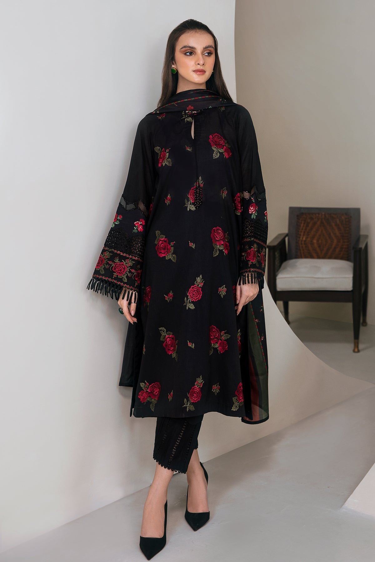 Baroque - Embroidered Lawn UF-361