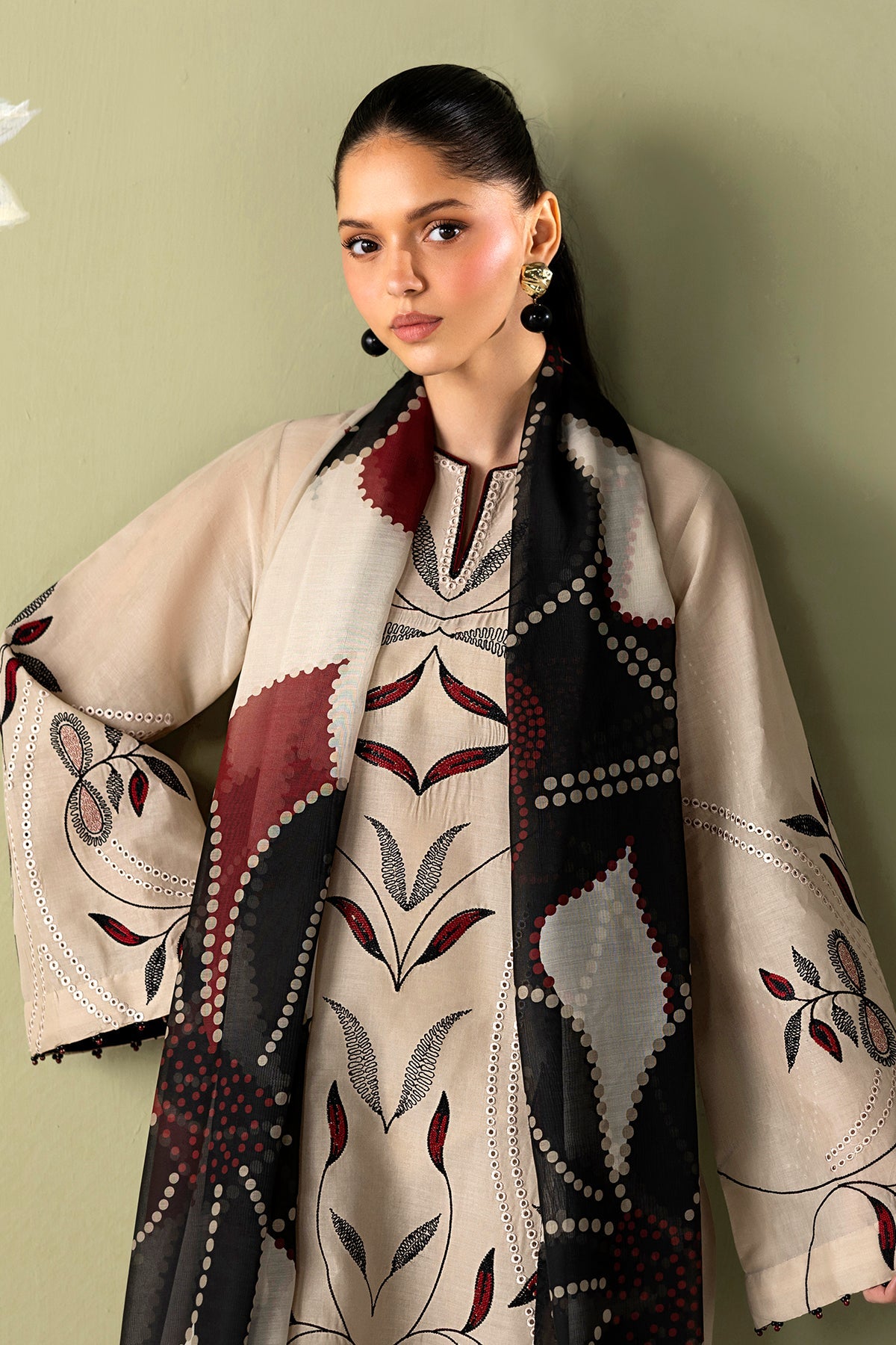 Baroque - Embroidered Lawn UF-4418