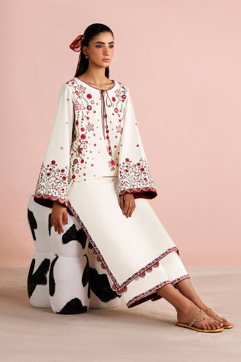 Iznik - Ip-355 Embroidered Lawn