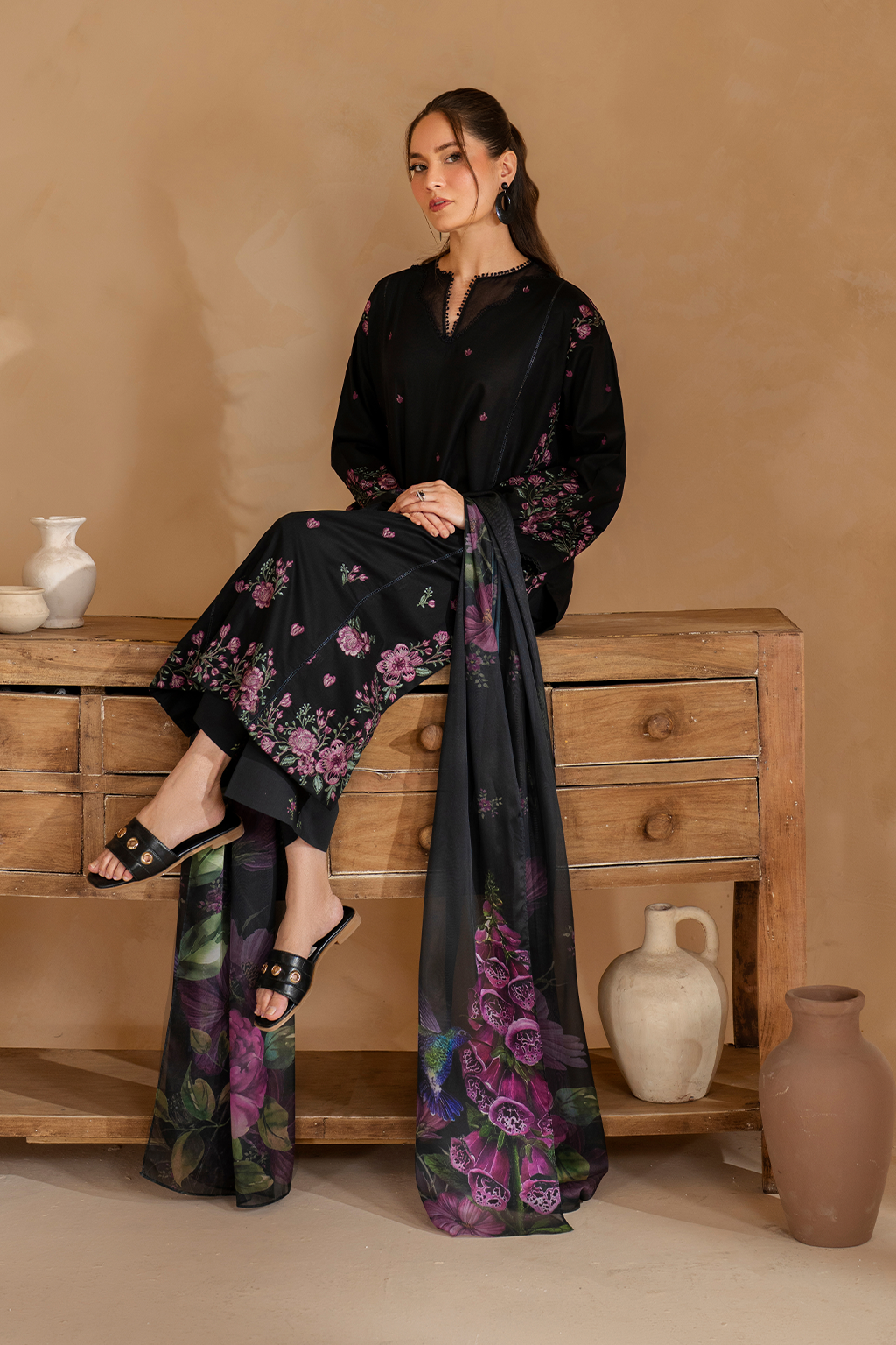 Iznik - Ue-477 Embroidered Lawn