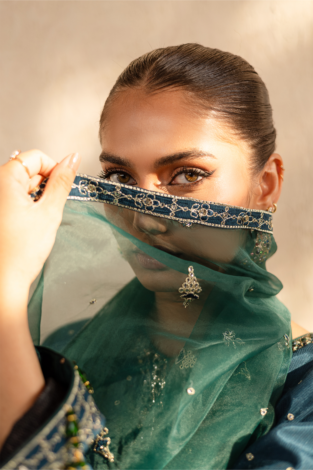 Emaan Adeel - Laveen