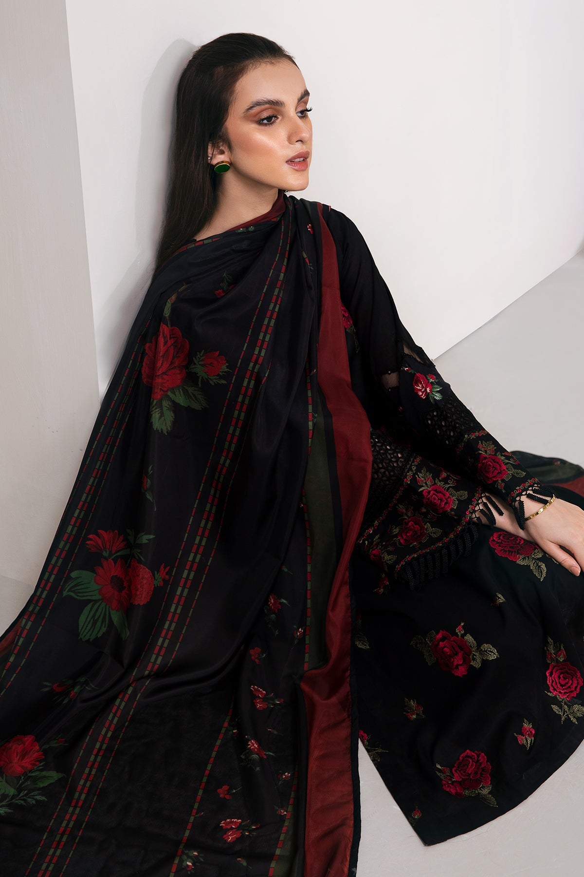 Baroque - Embroidered Lawn UF-361