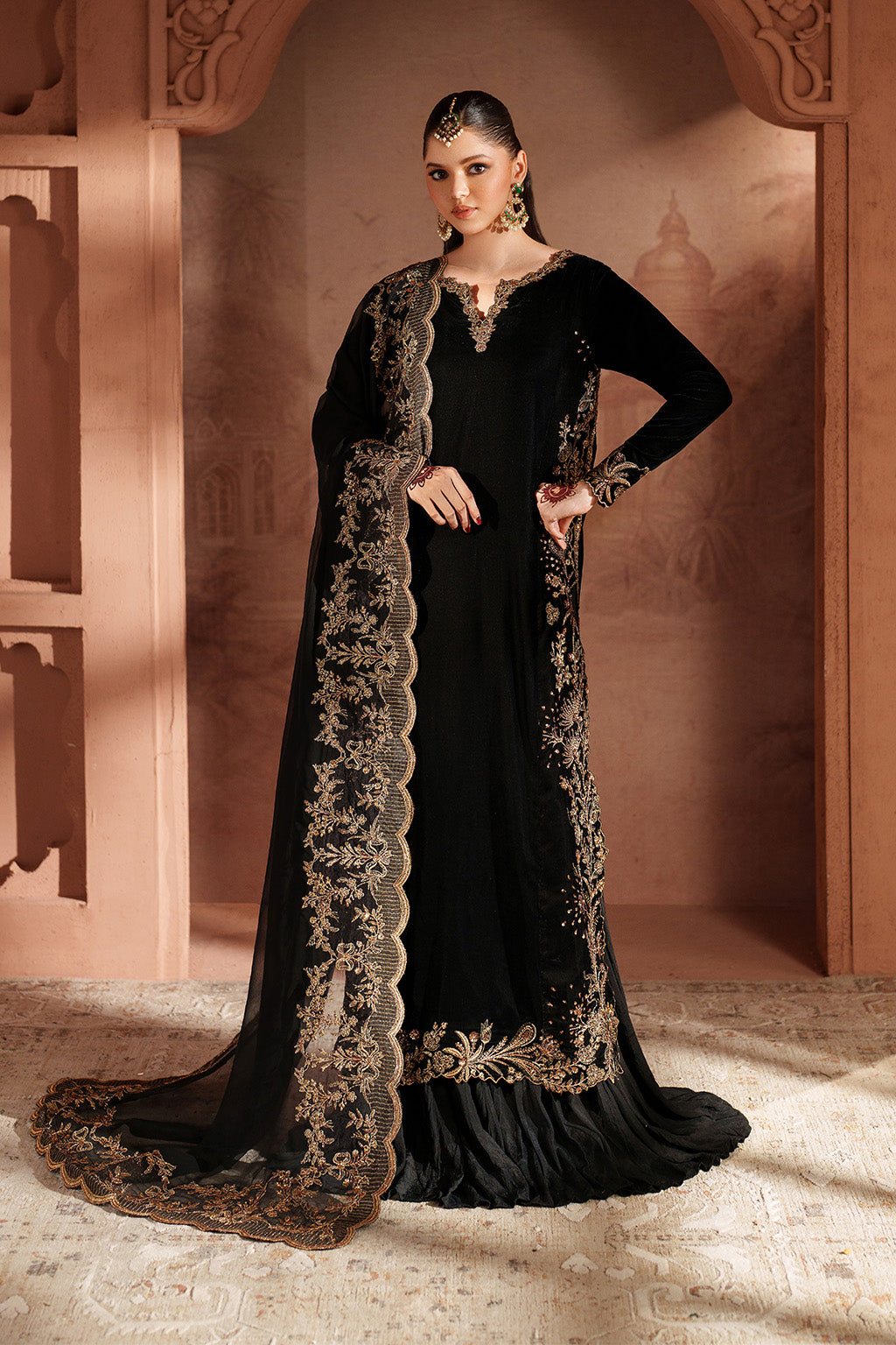 Iznik - Iv-62 Embroidered Velvet