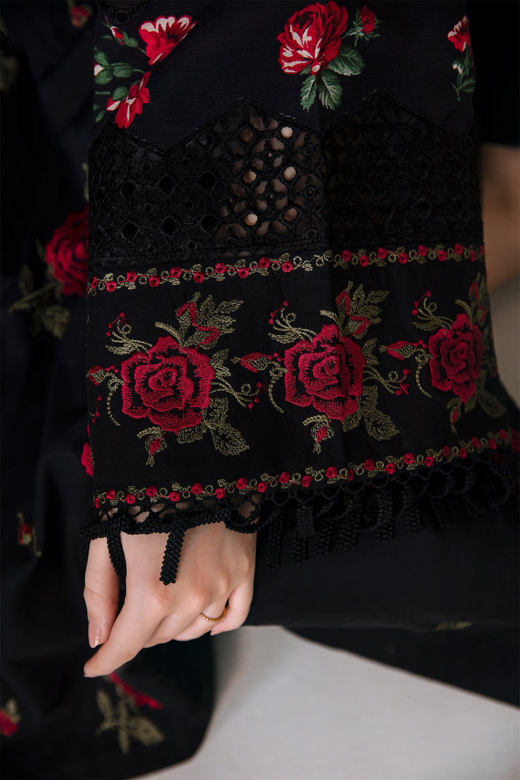 Baroque - Embroidered Lawn UF-361