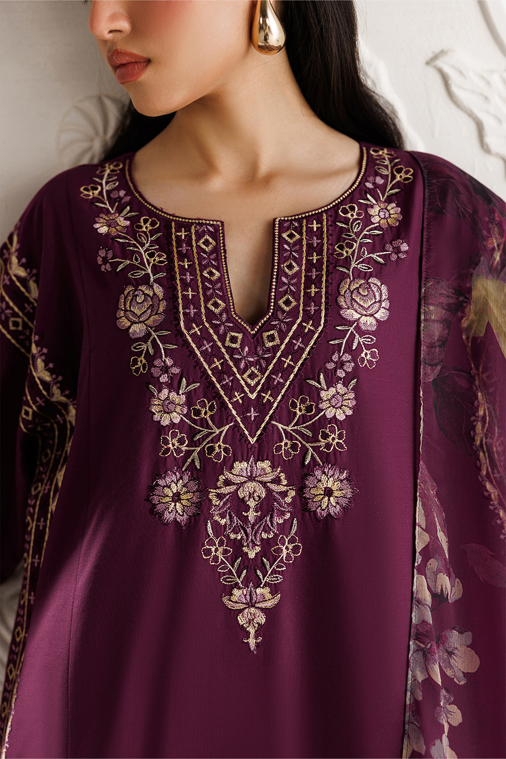 Iznik - Ue-691 Embroidered Lawn