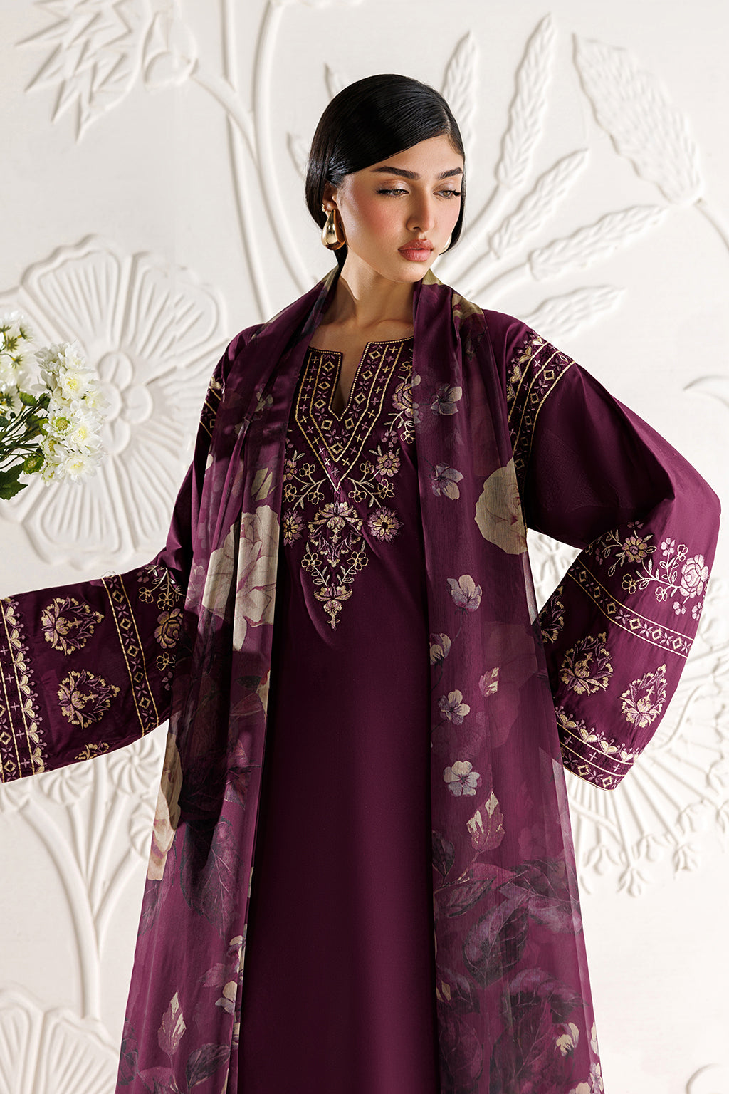 Iznik - Ue-691 Embroidered Lawn