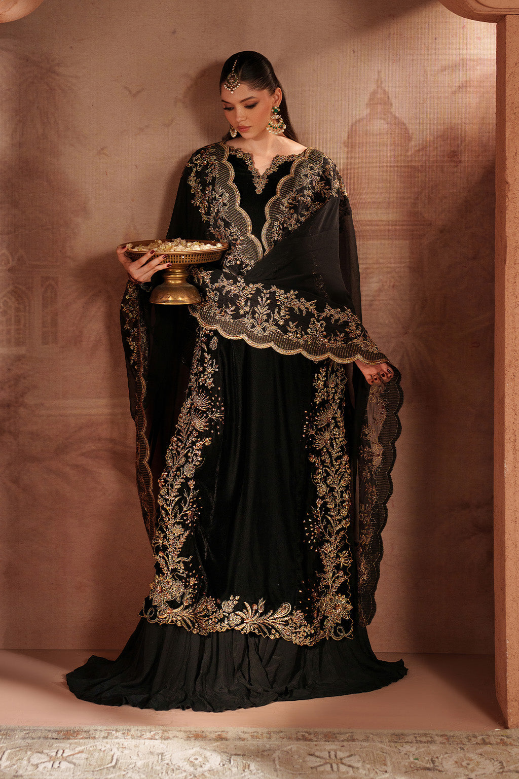 Iznik - Iv-62 Embroidered Velvet