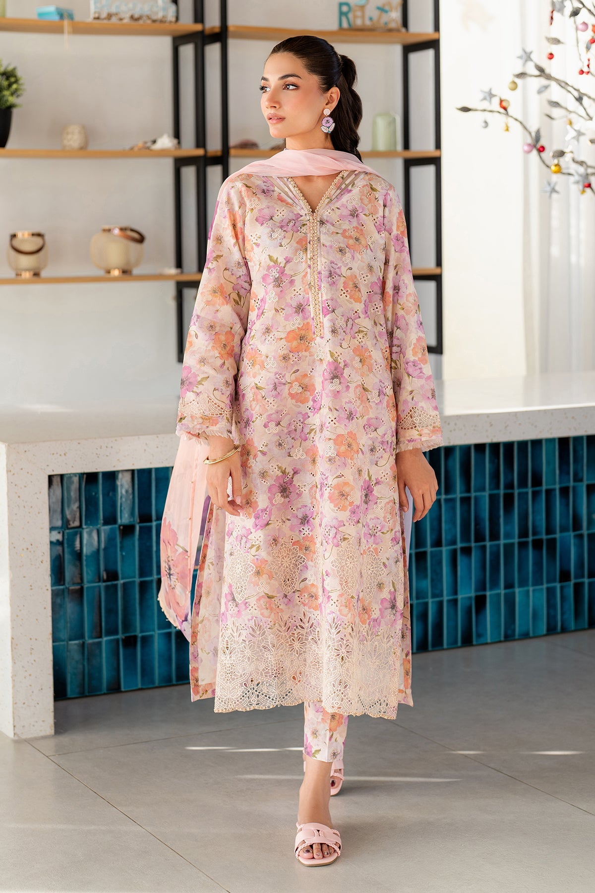 Baroque - Embroidered PRinted Lawn UF-4099