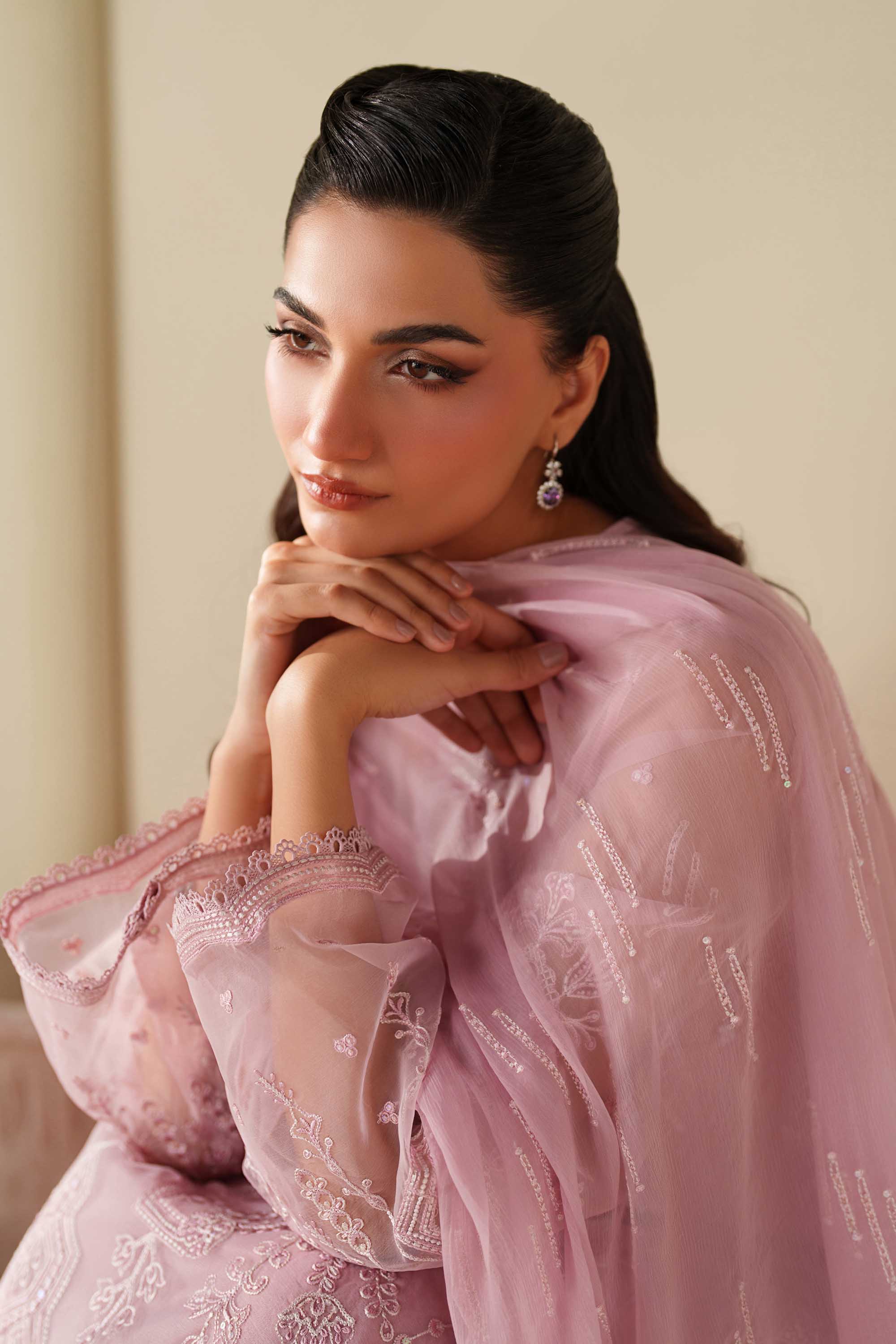 Akbar Aslam - Velour