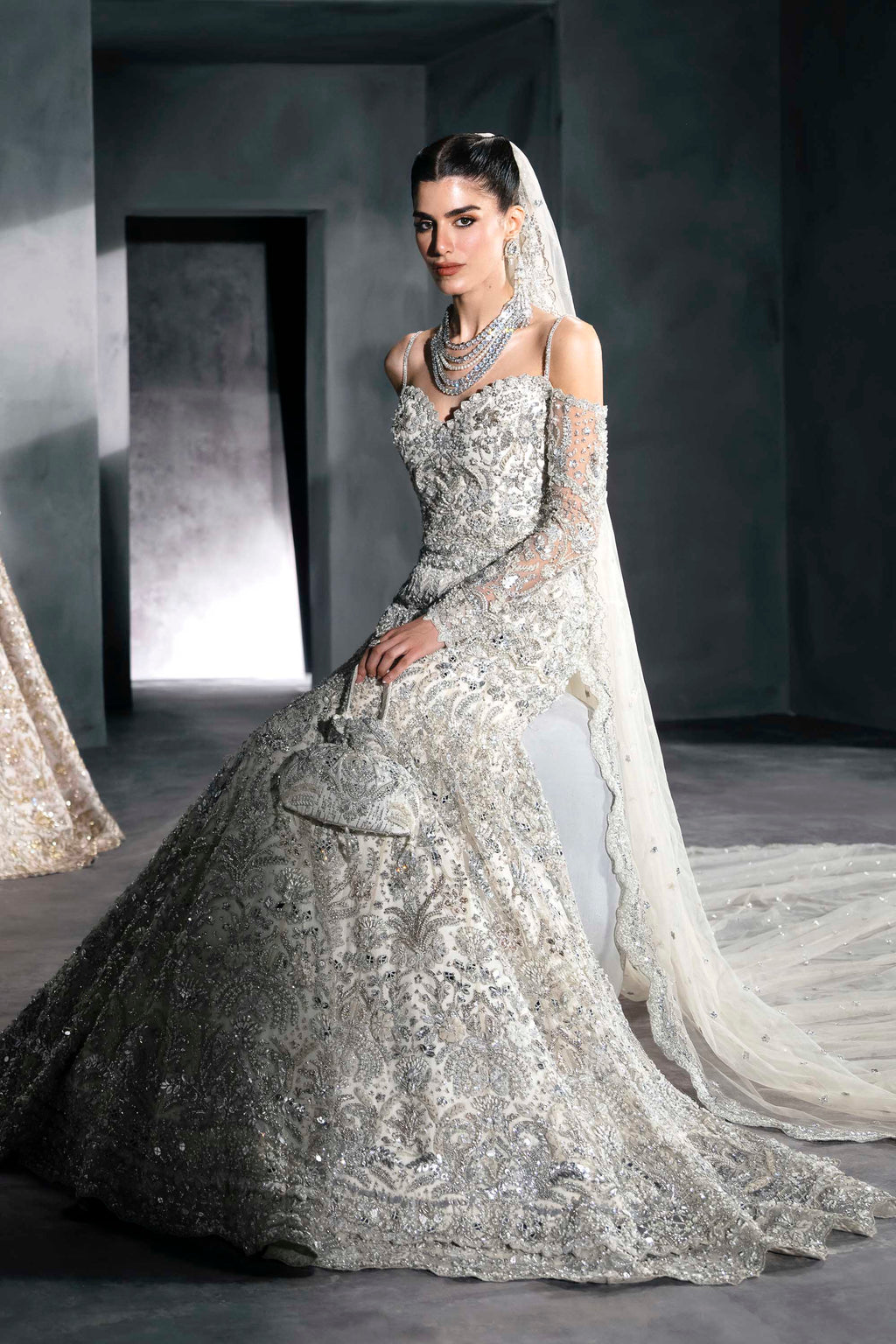 Akbar Aslam - Mirella