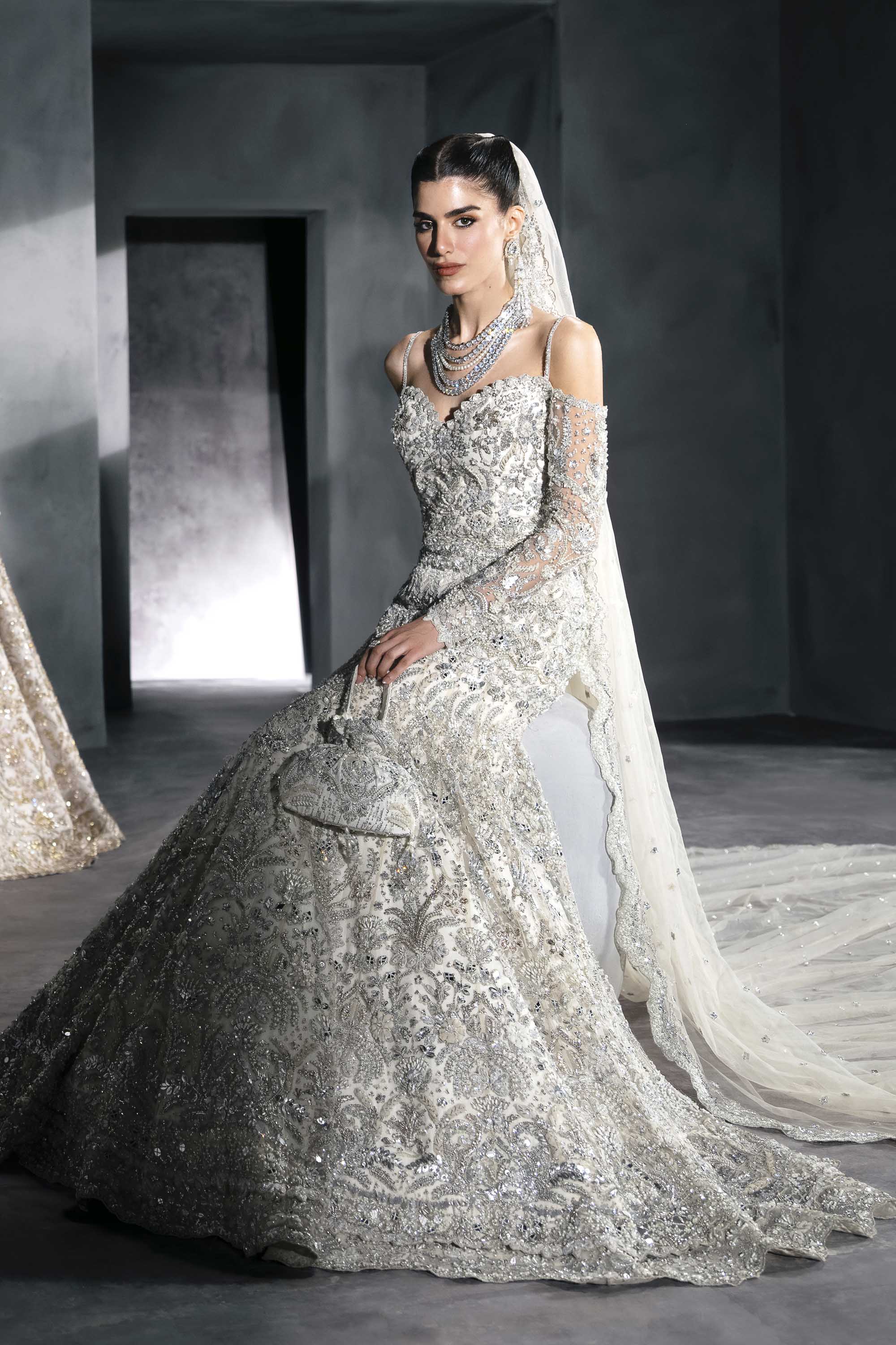 Akbar Aslam - Mirella