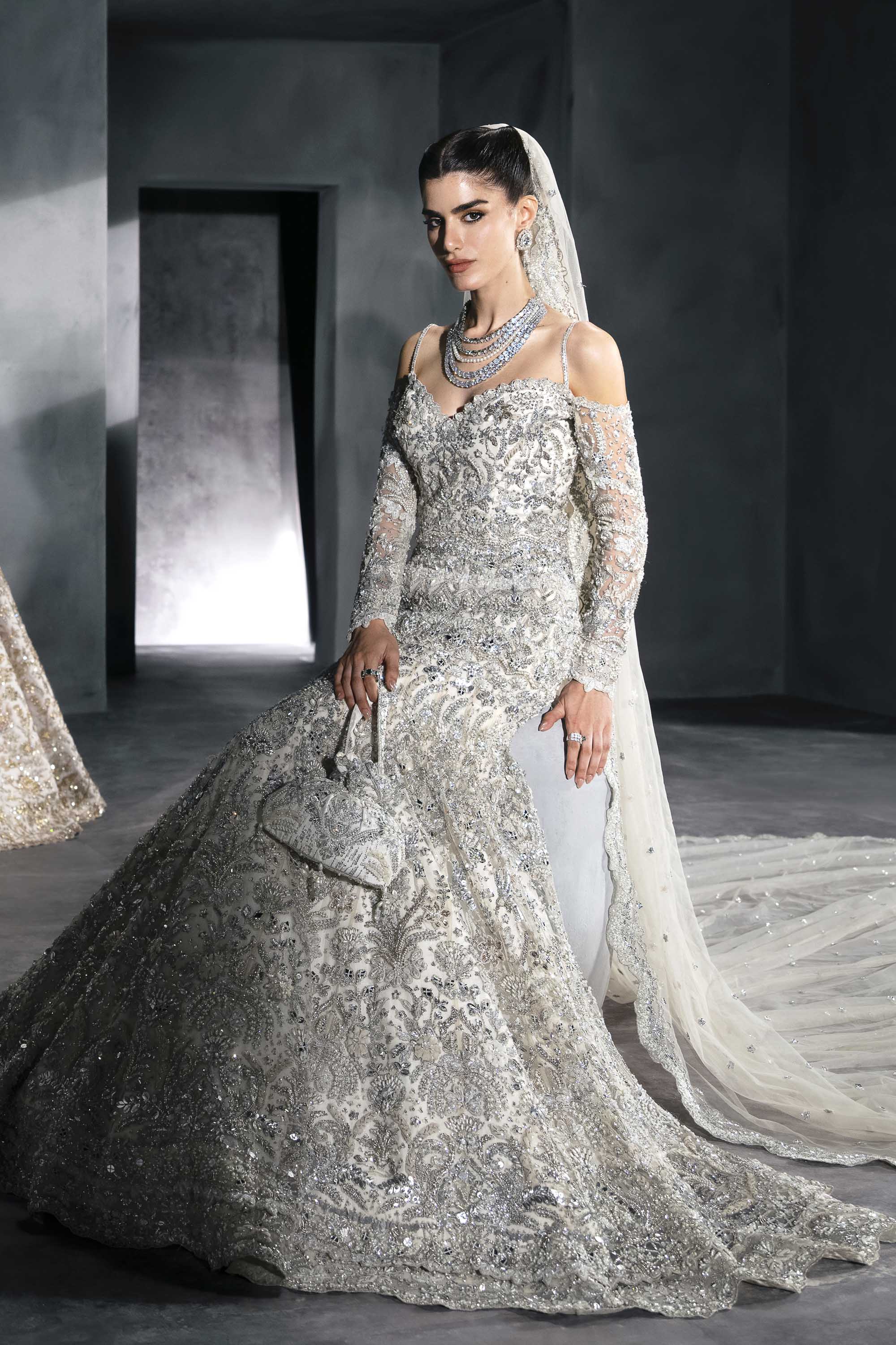Akbar Aslam - Mirella