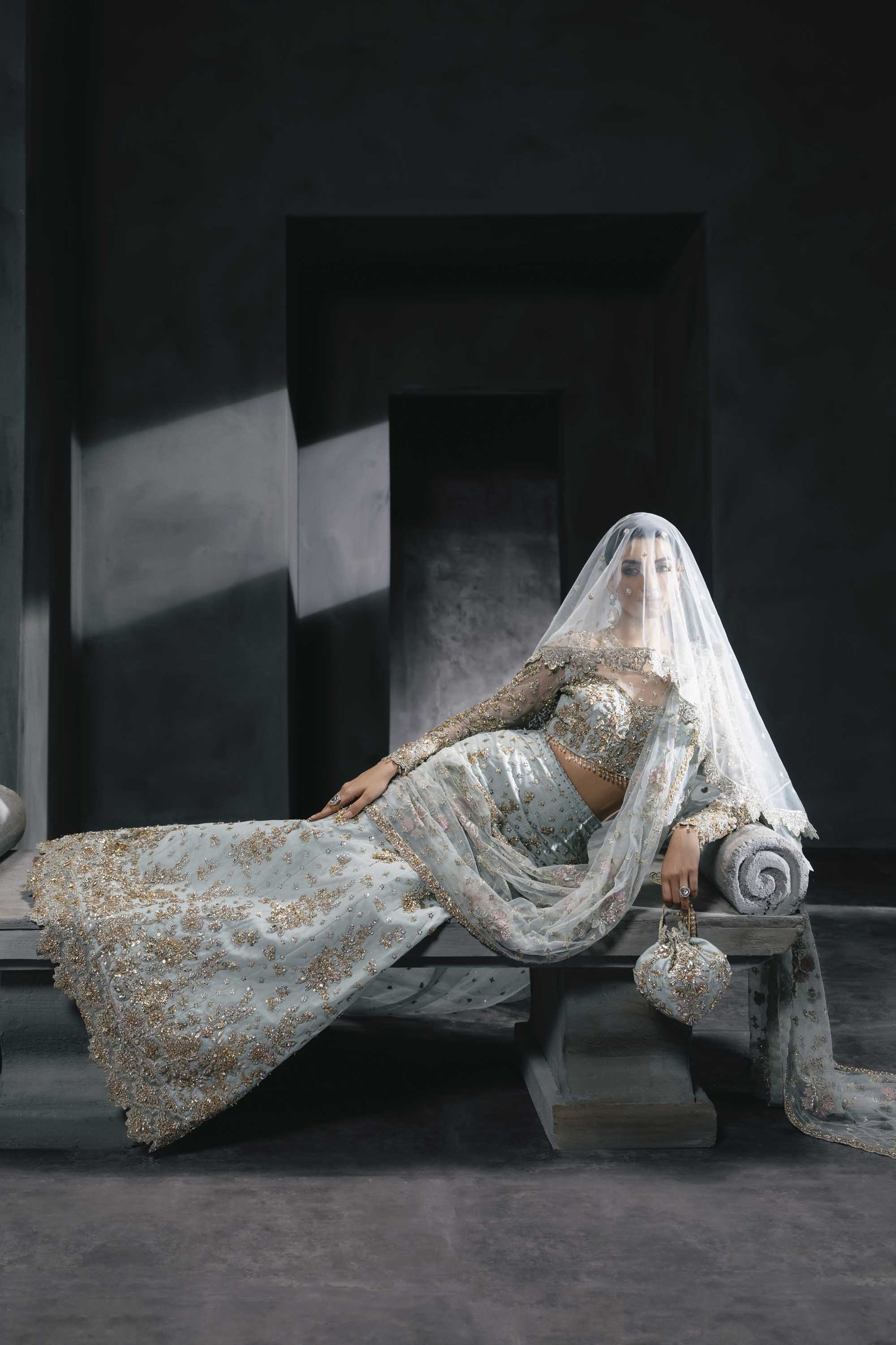 Akbar Aslam - Evadelle