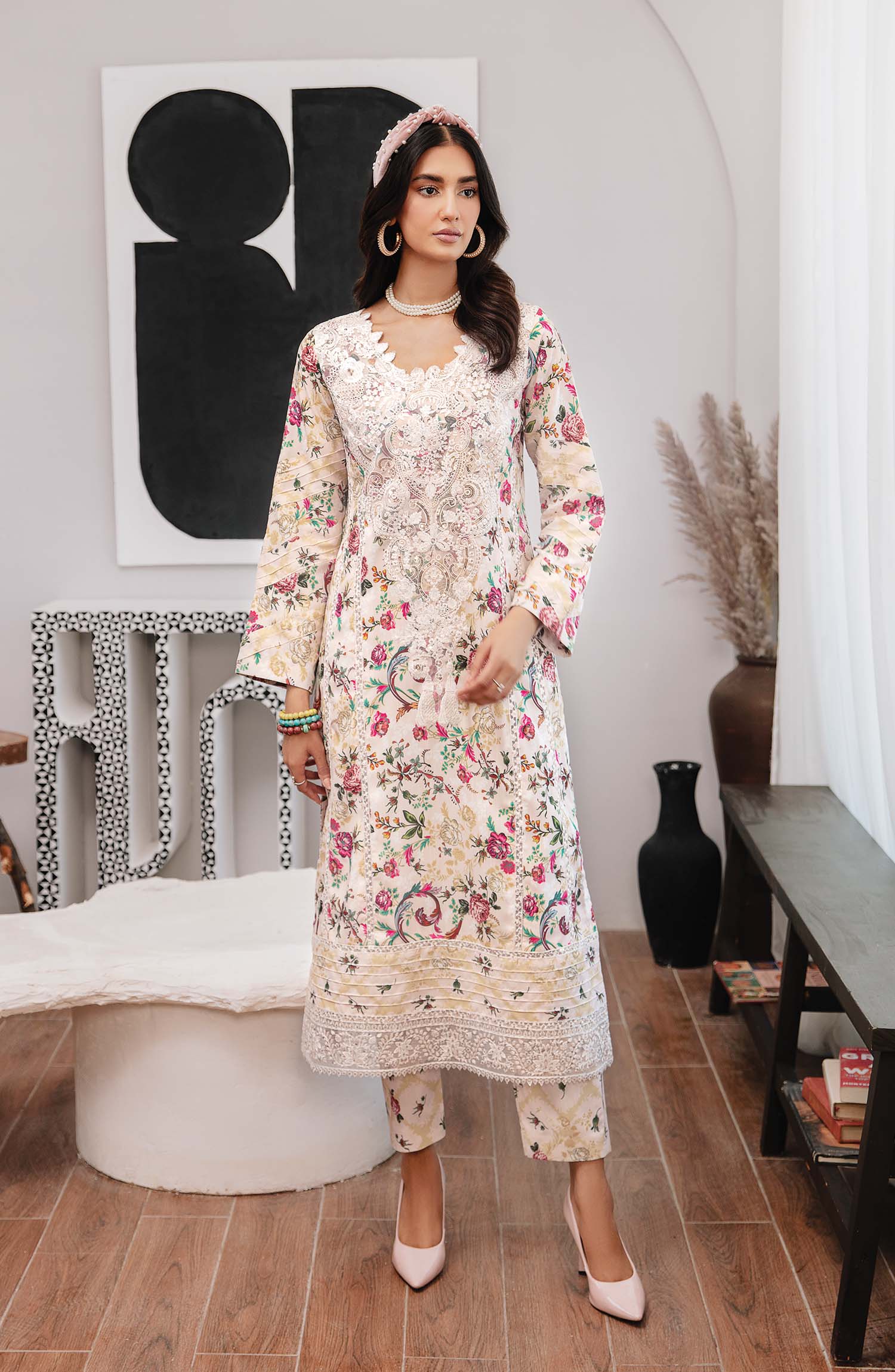 Emaan Adeel - Chic
