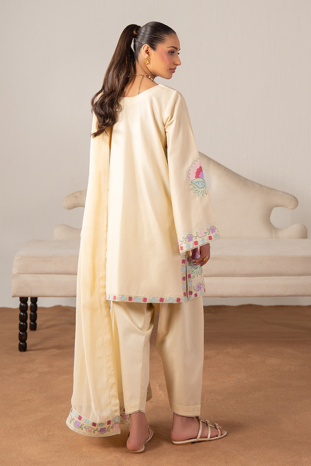 Maryum N Maria - Harini - Mss6234