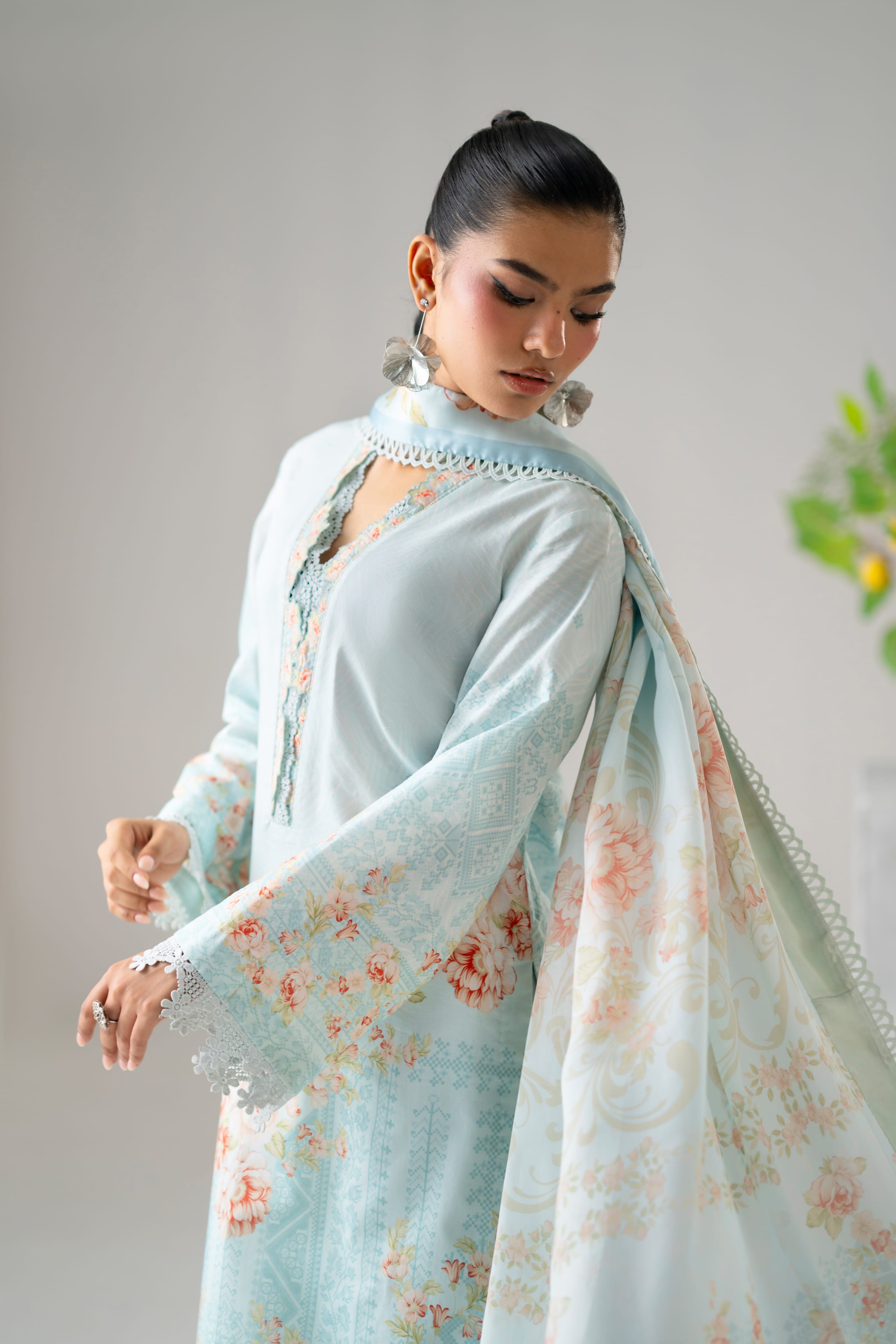 Akbar Aslam - Breeze