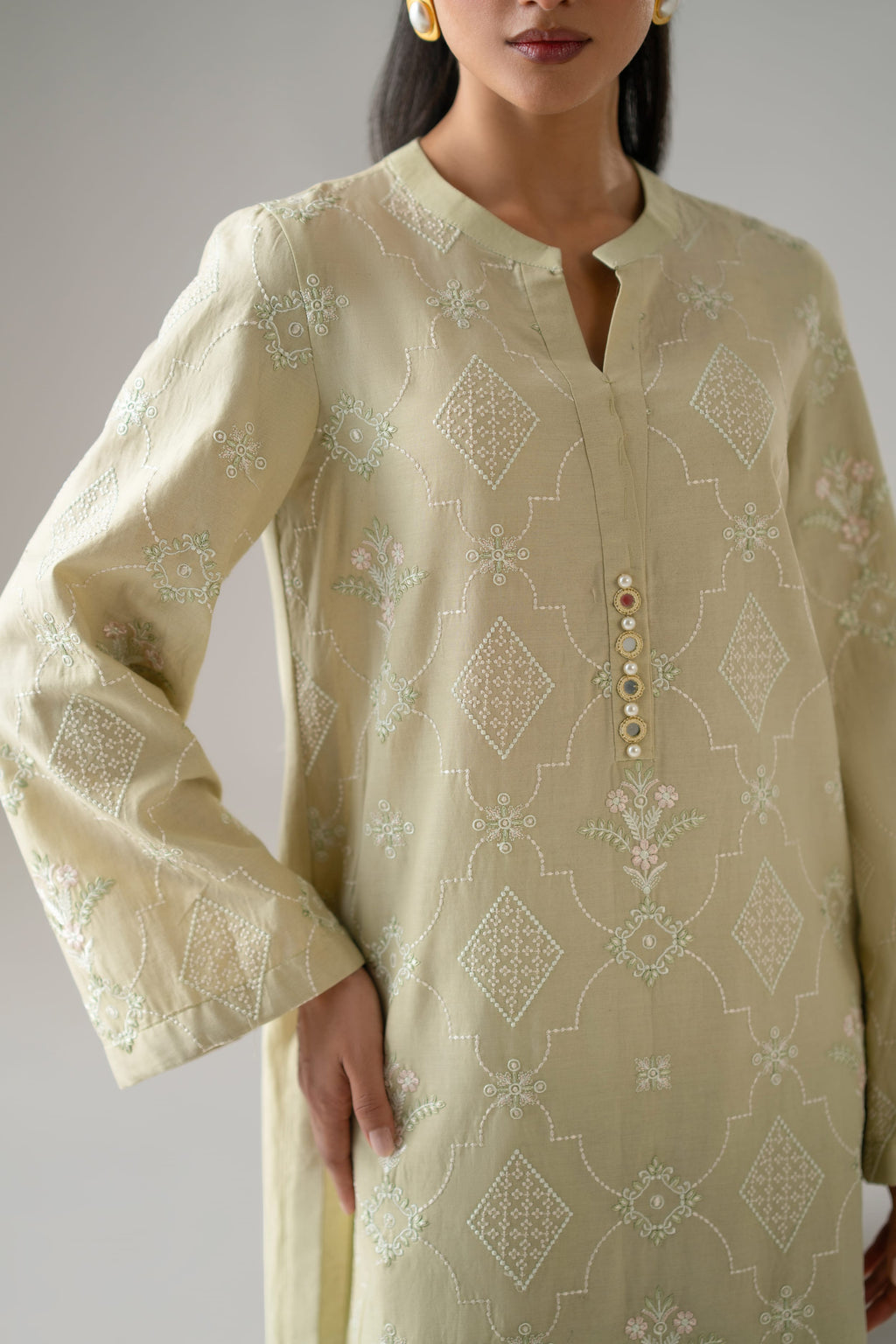 Akbar Aslam - Ruva