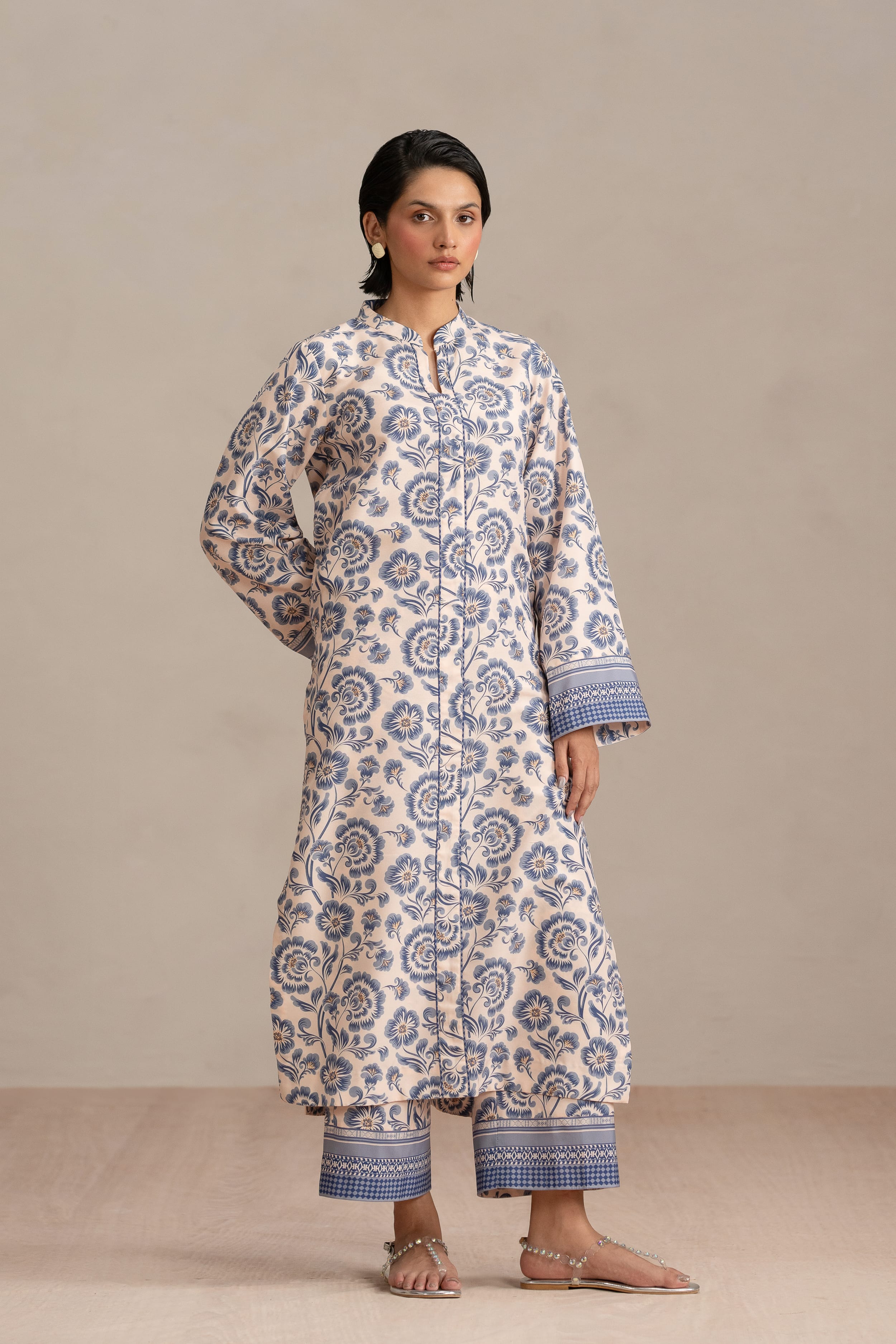 Akbar Aslam - Porcelain