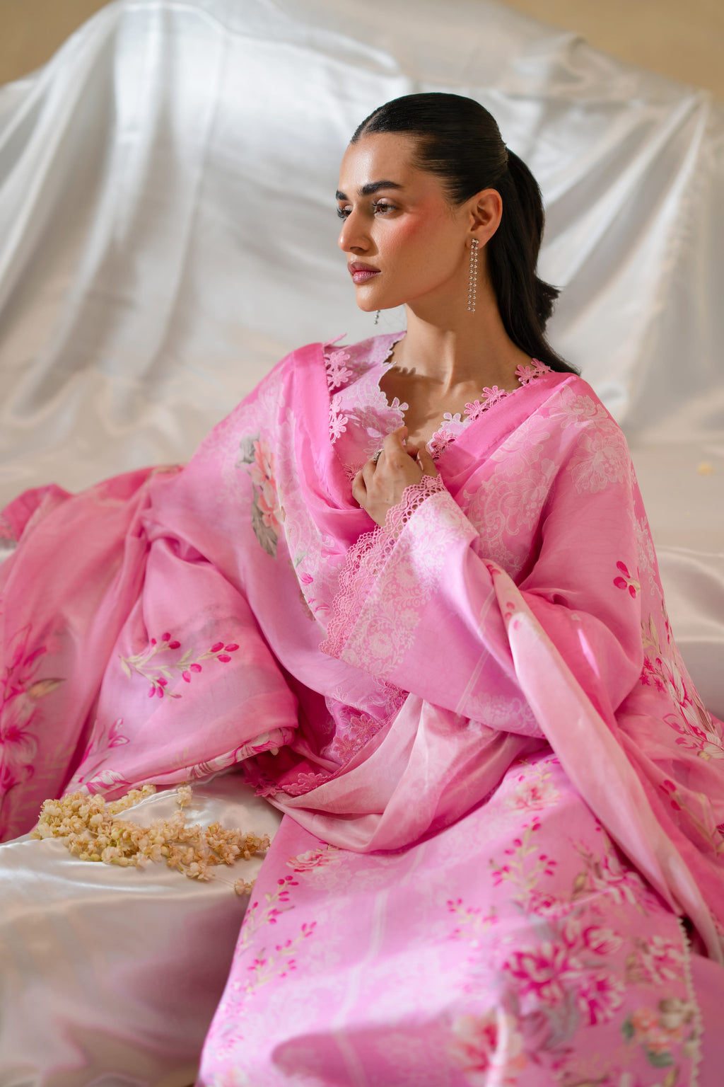 Akbar Aslam - Rosette