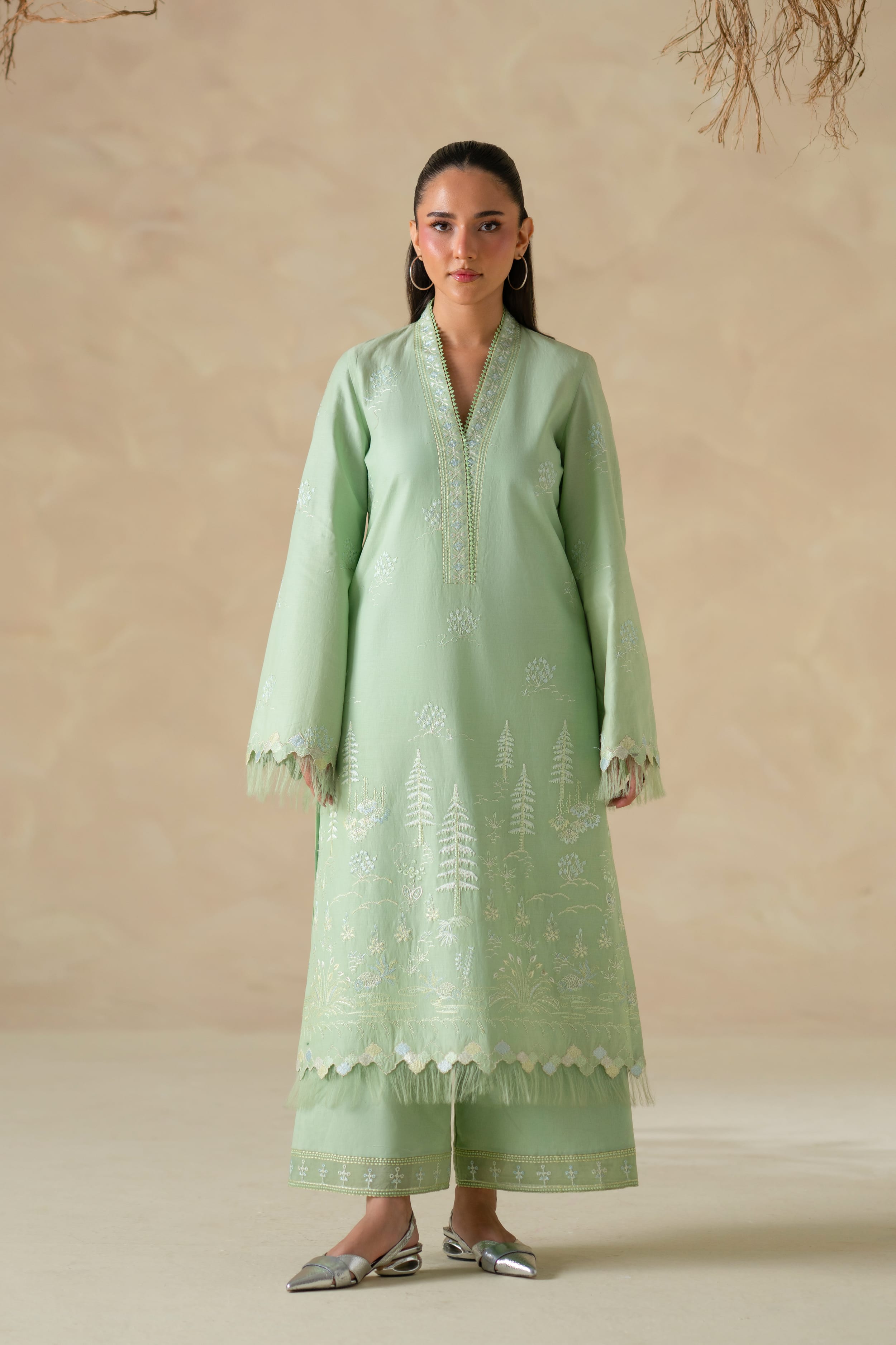 Akbar Aslam - Naira