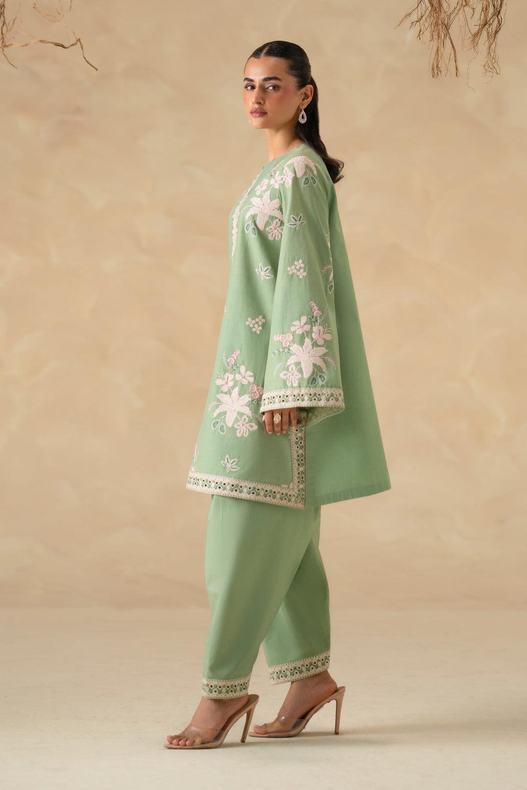Akbar Aslam - Aster