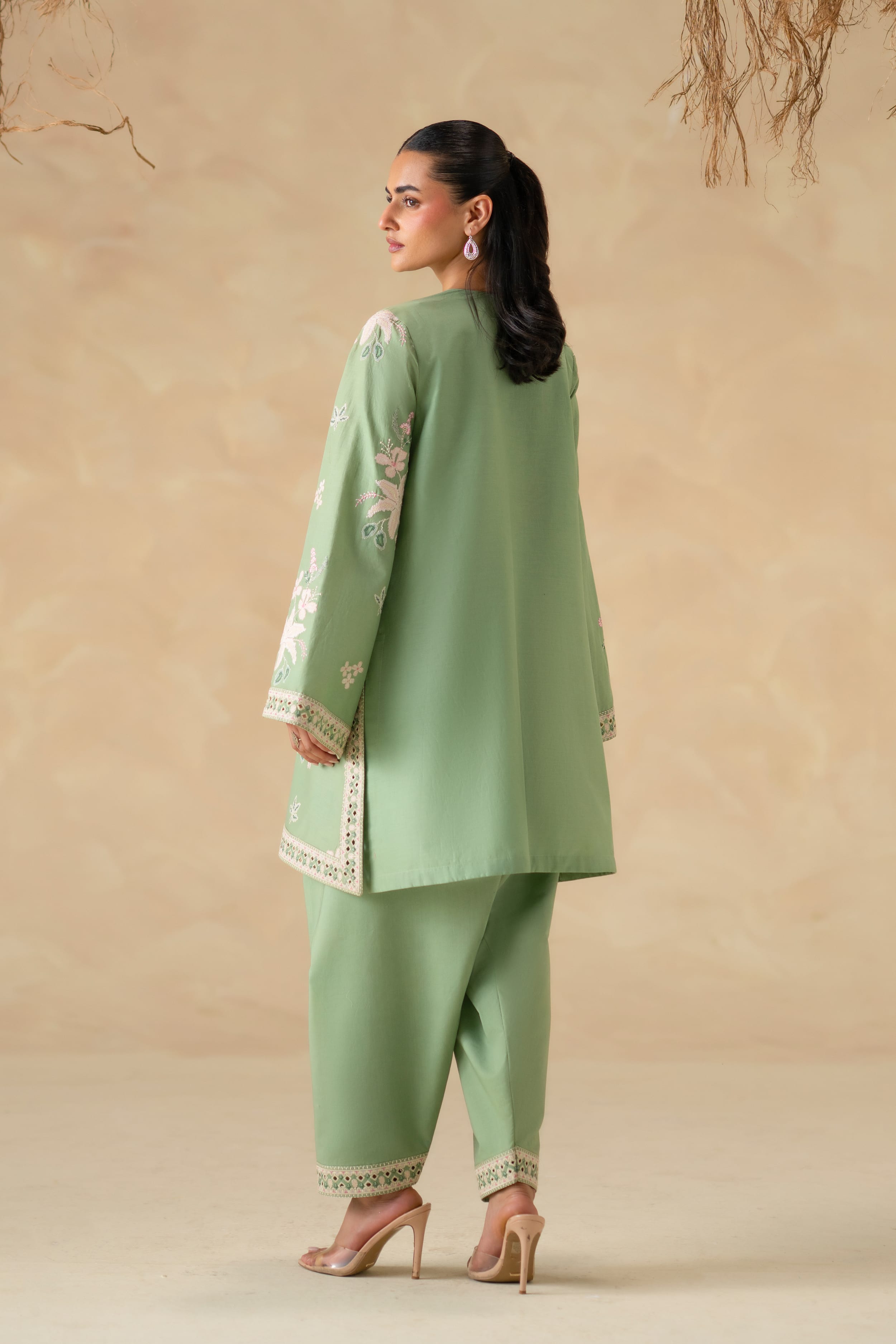Akbar Aslam - Aster