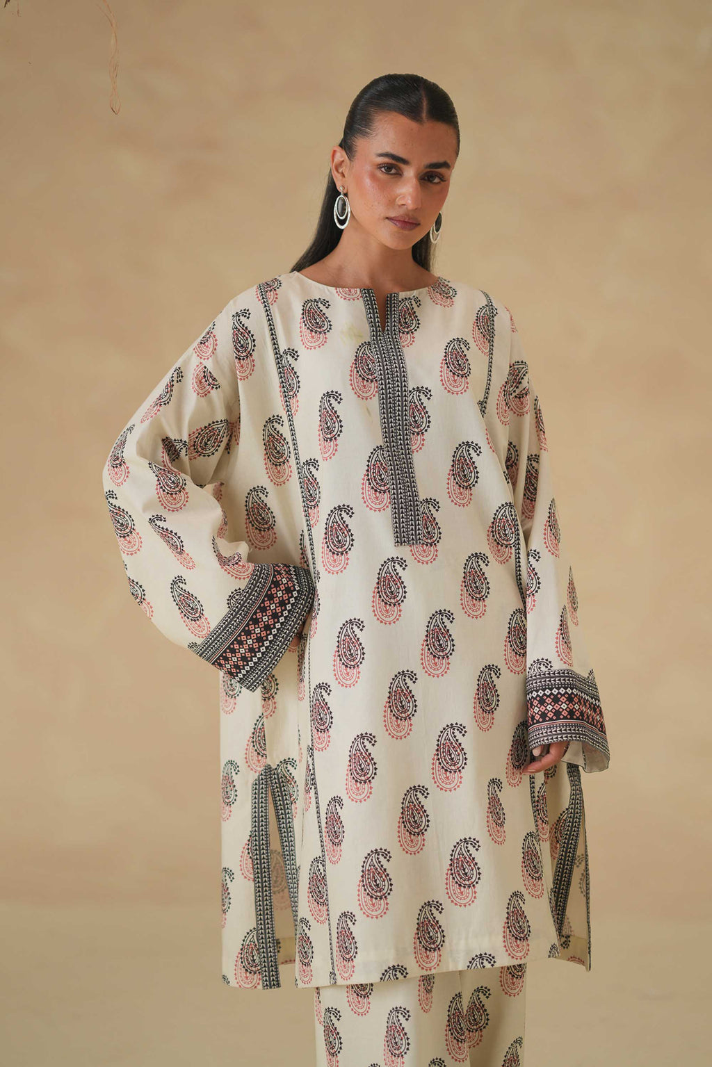Akbar Aslam - Varo
