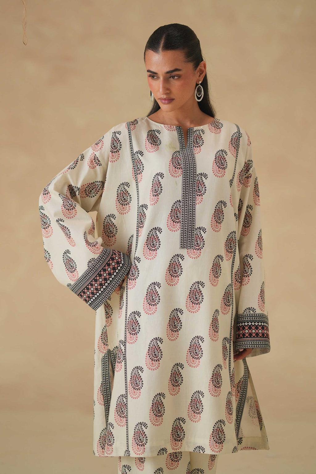 Akbar Aslam - Varo